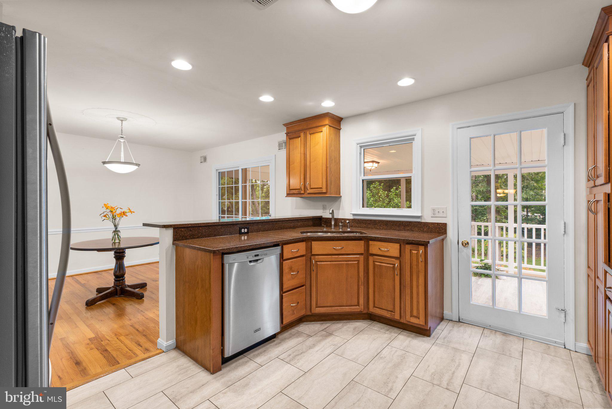 HAMPTON MANOR - Residential