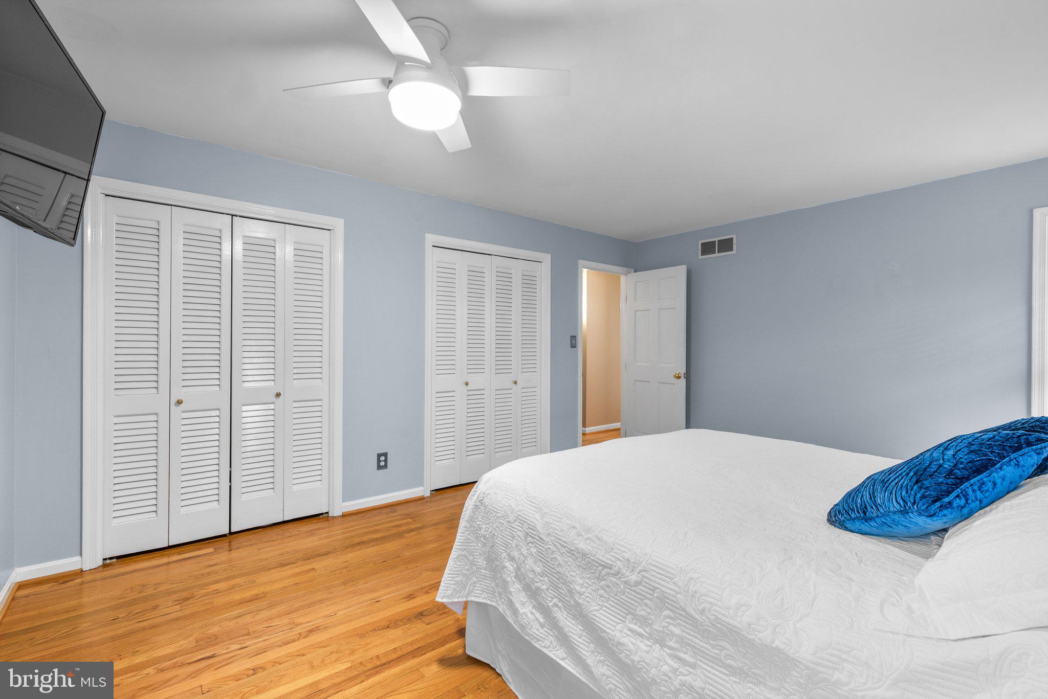 HAMPTON MANOR - Residential