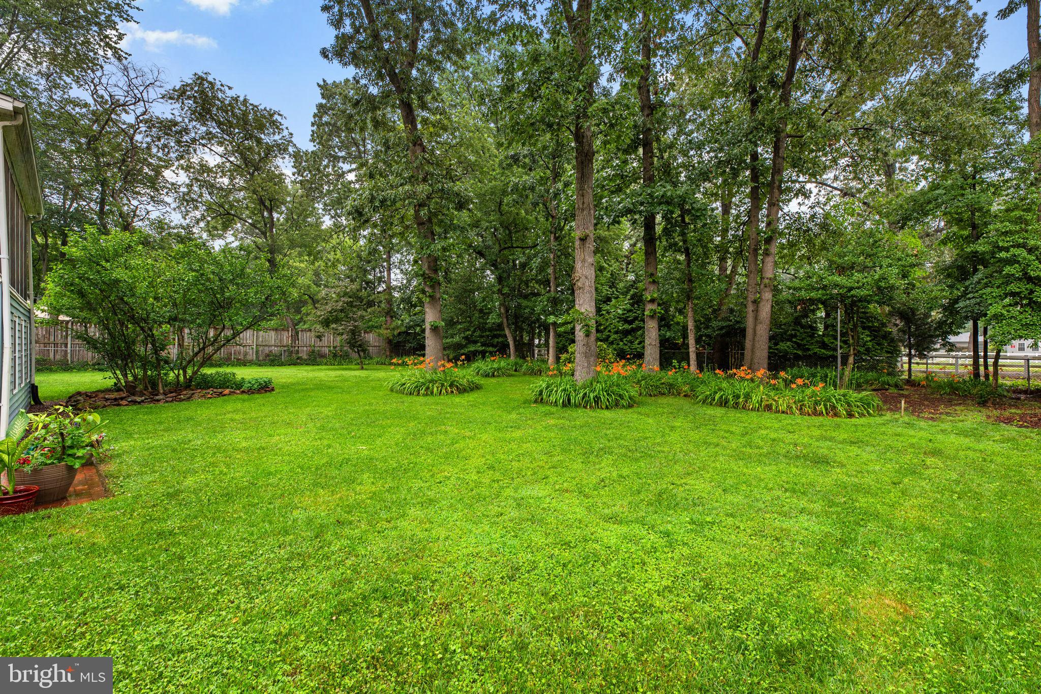 HAMPTON MANOR - Residential