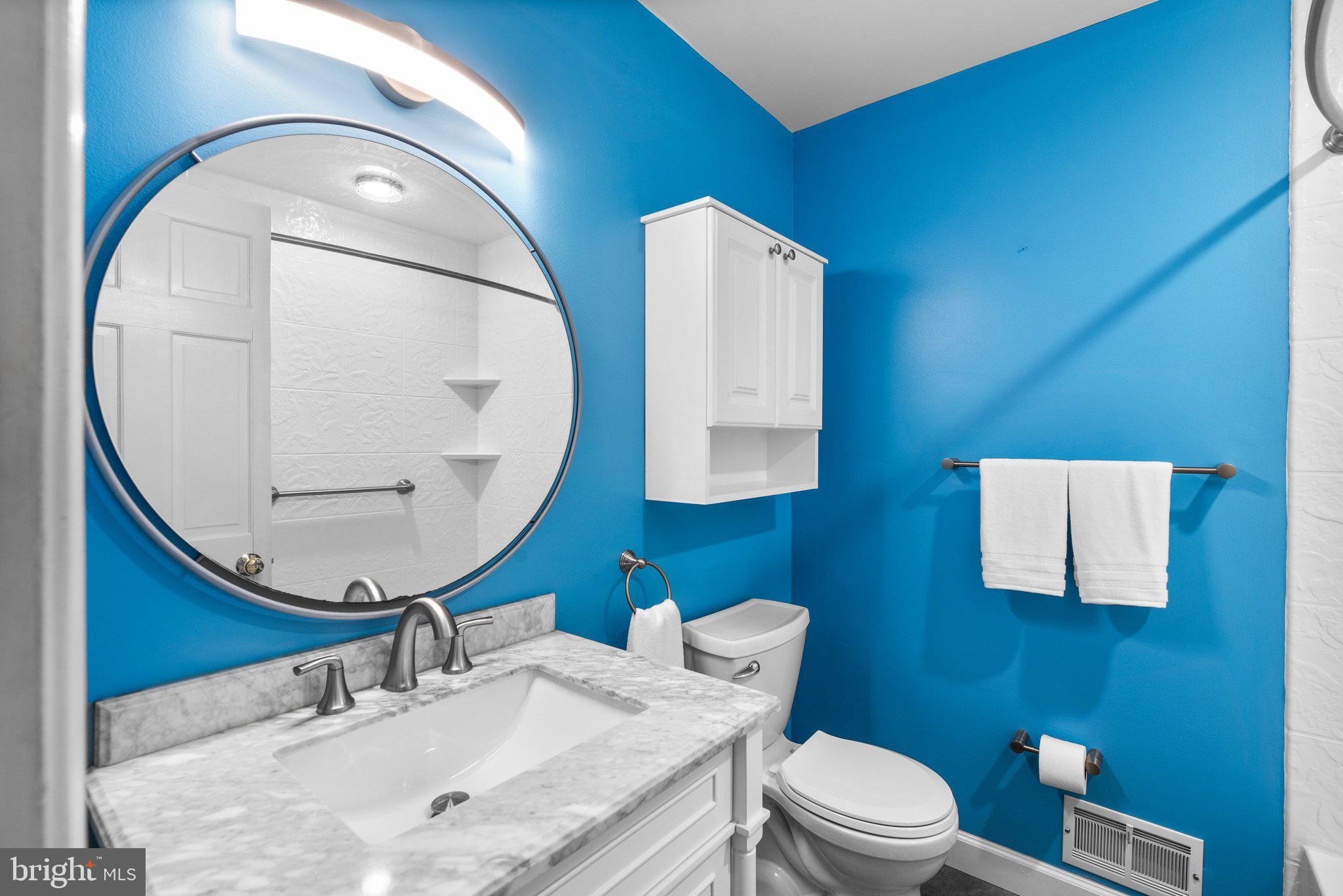 HAMPTON MANOR - Residential