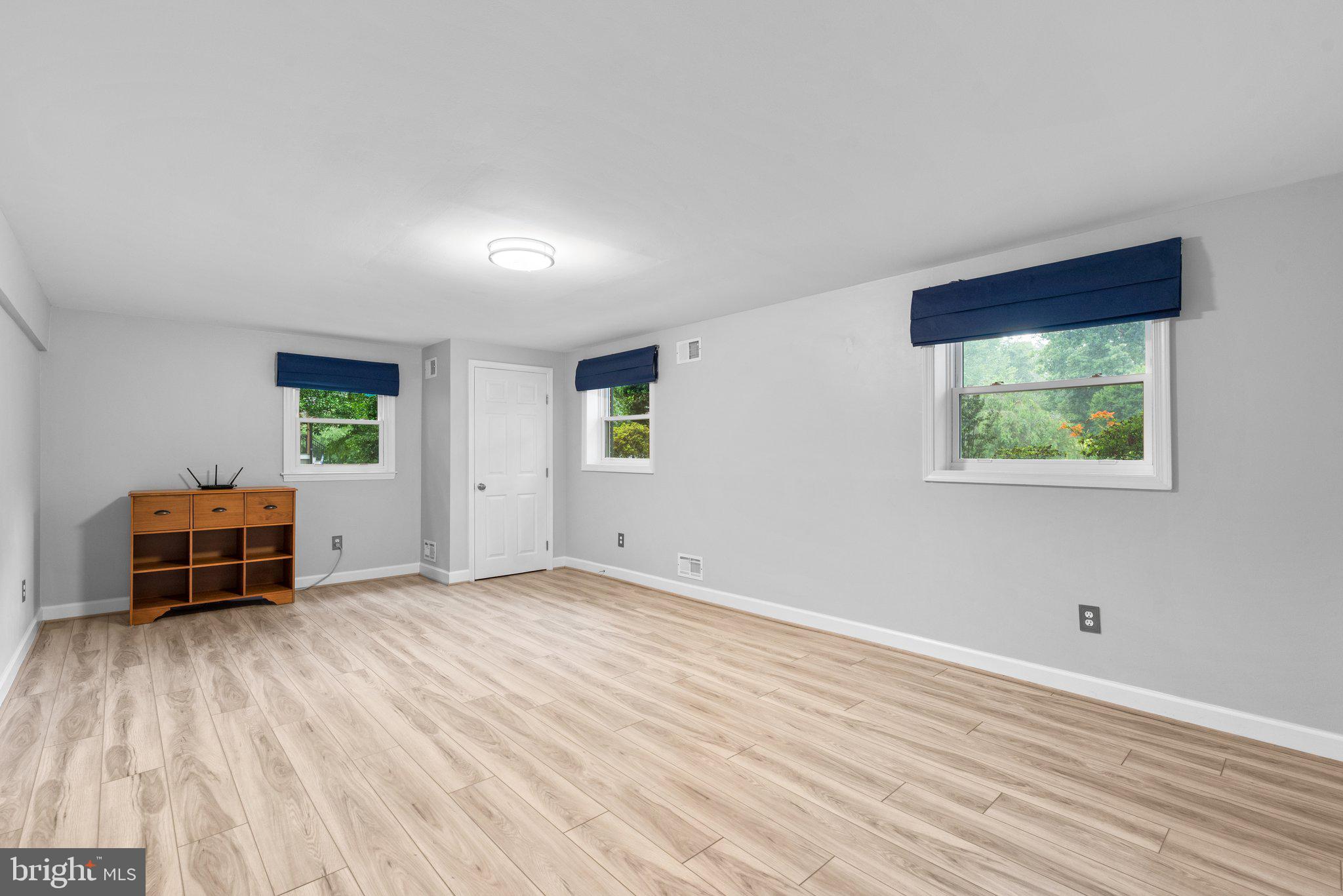 HAMPTON MANOR - Residential