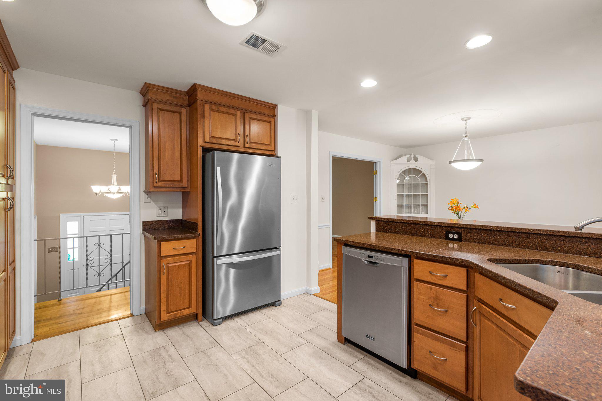 HAMPTON MANOR - Residential