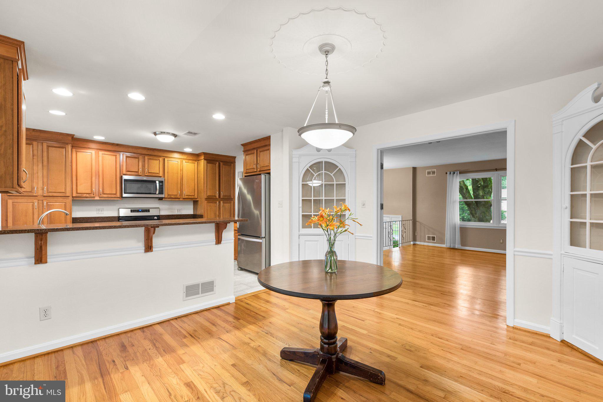 HAMPTON MANOR - Residential