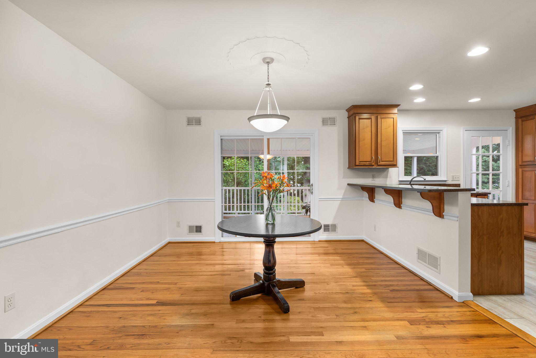 HAMPTON MANOR - Residential