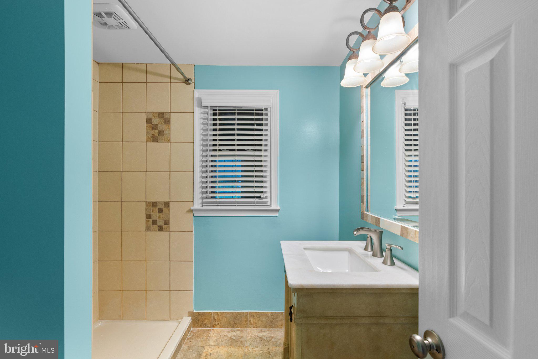 HAMPTON MANOR - Residential