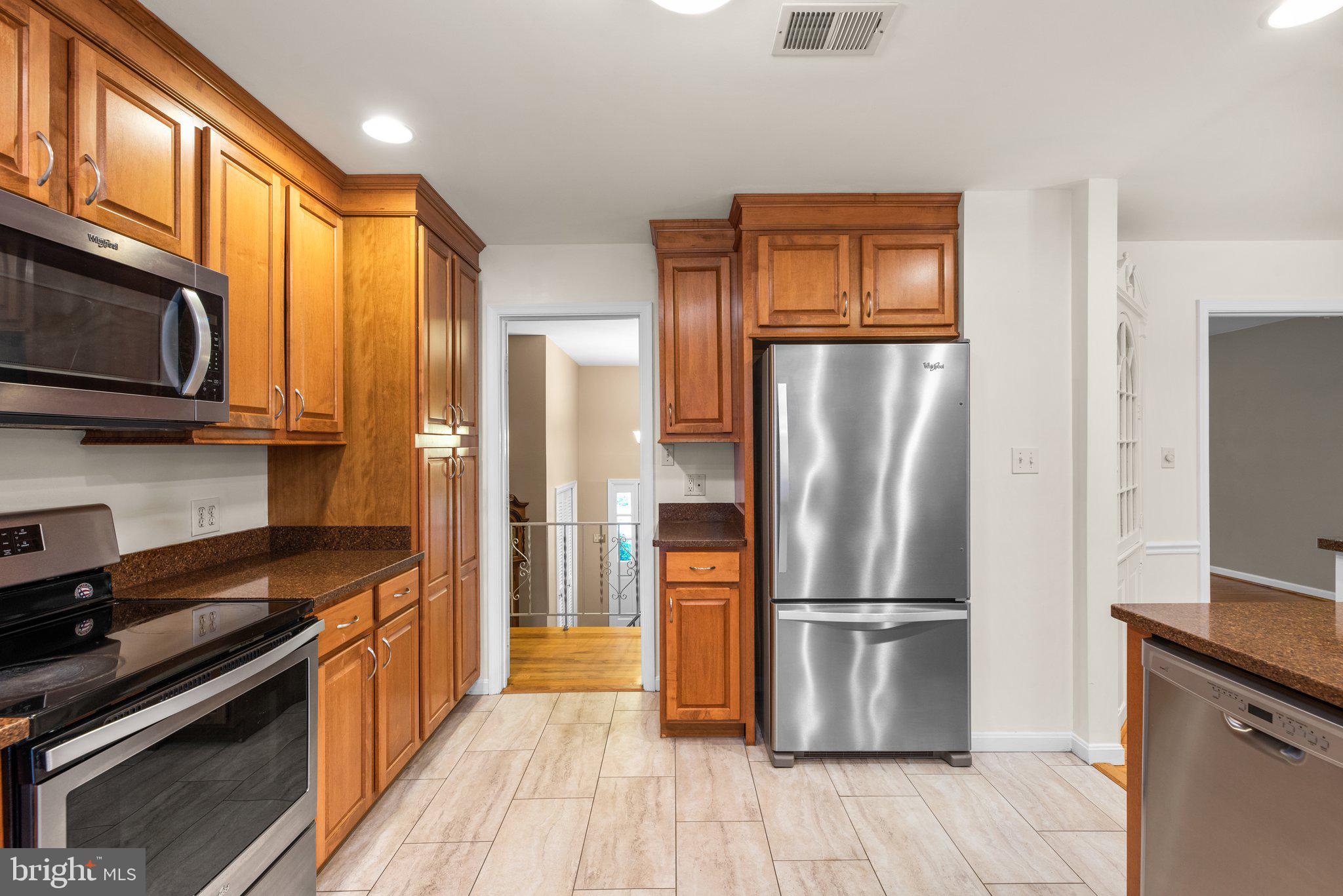 HAMPTON MANOR - Residential