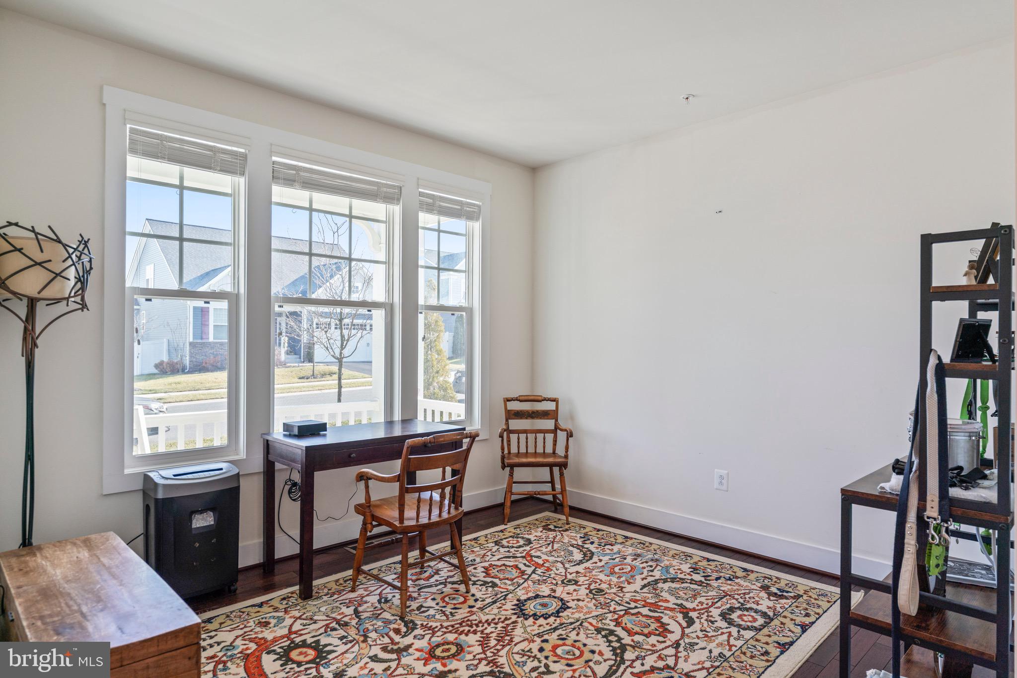 PONDVIEW - Residential