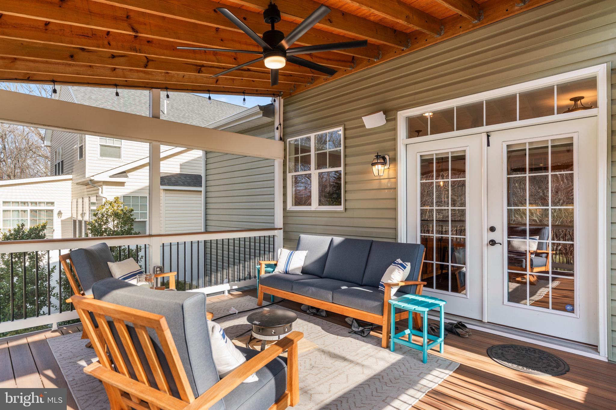 PONDVIEW - Residential