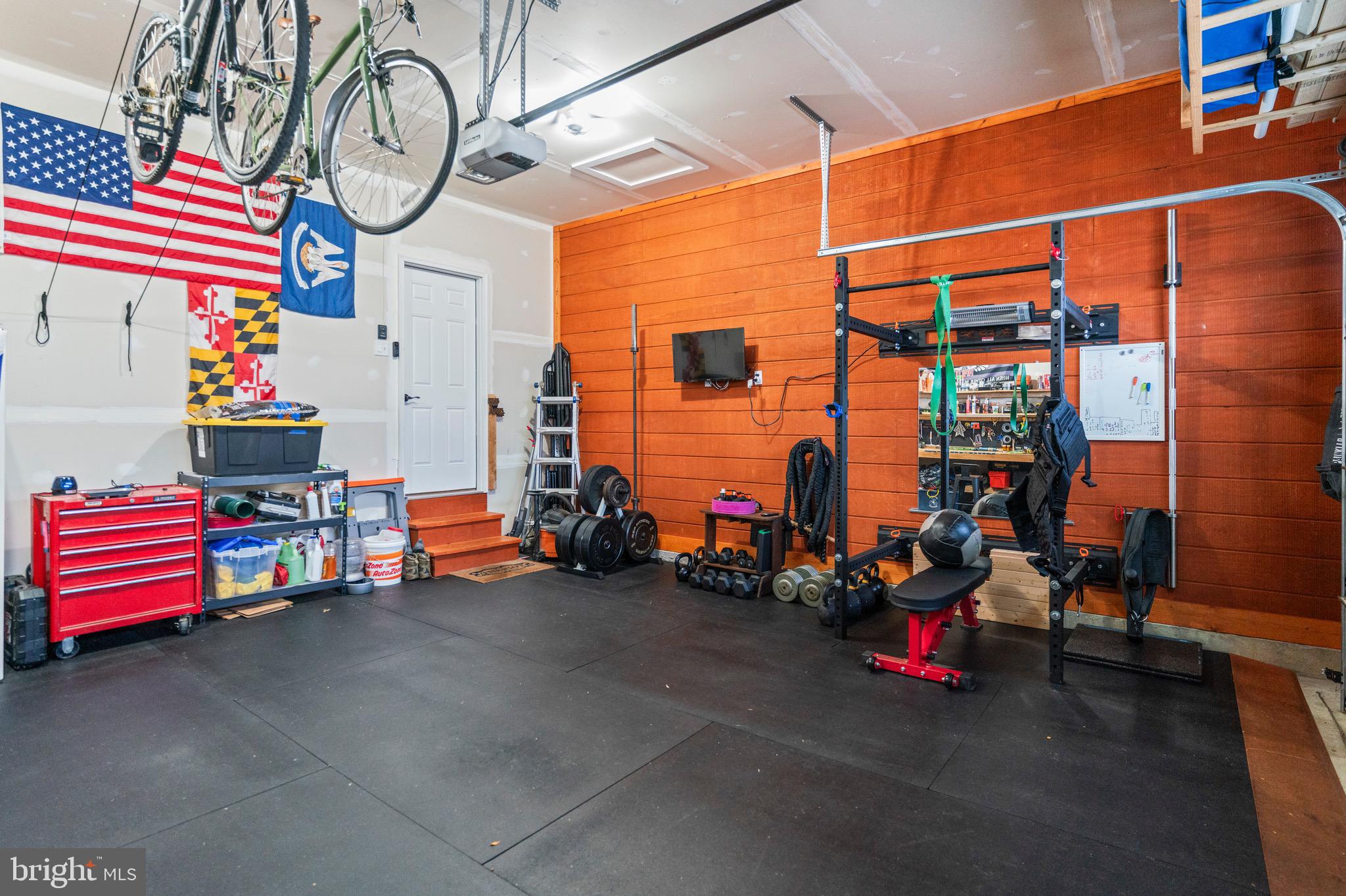 PONDVIEW - Residential