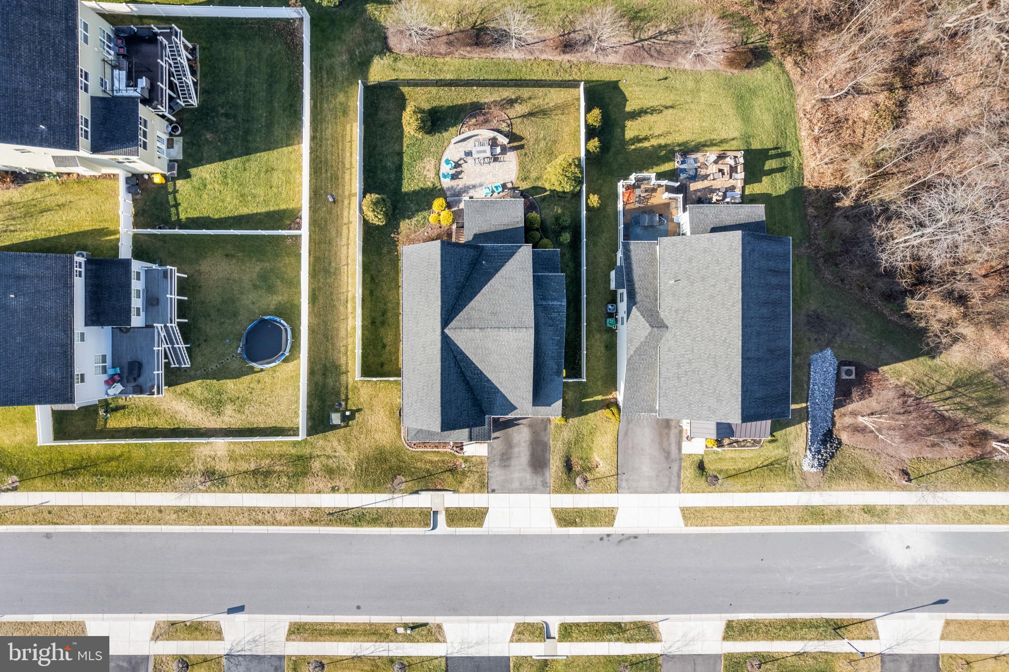 PONDVIEW - Residential