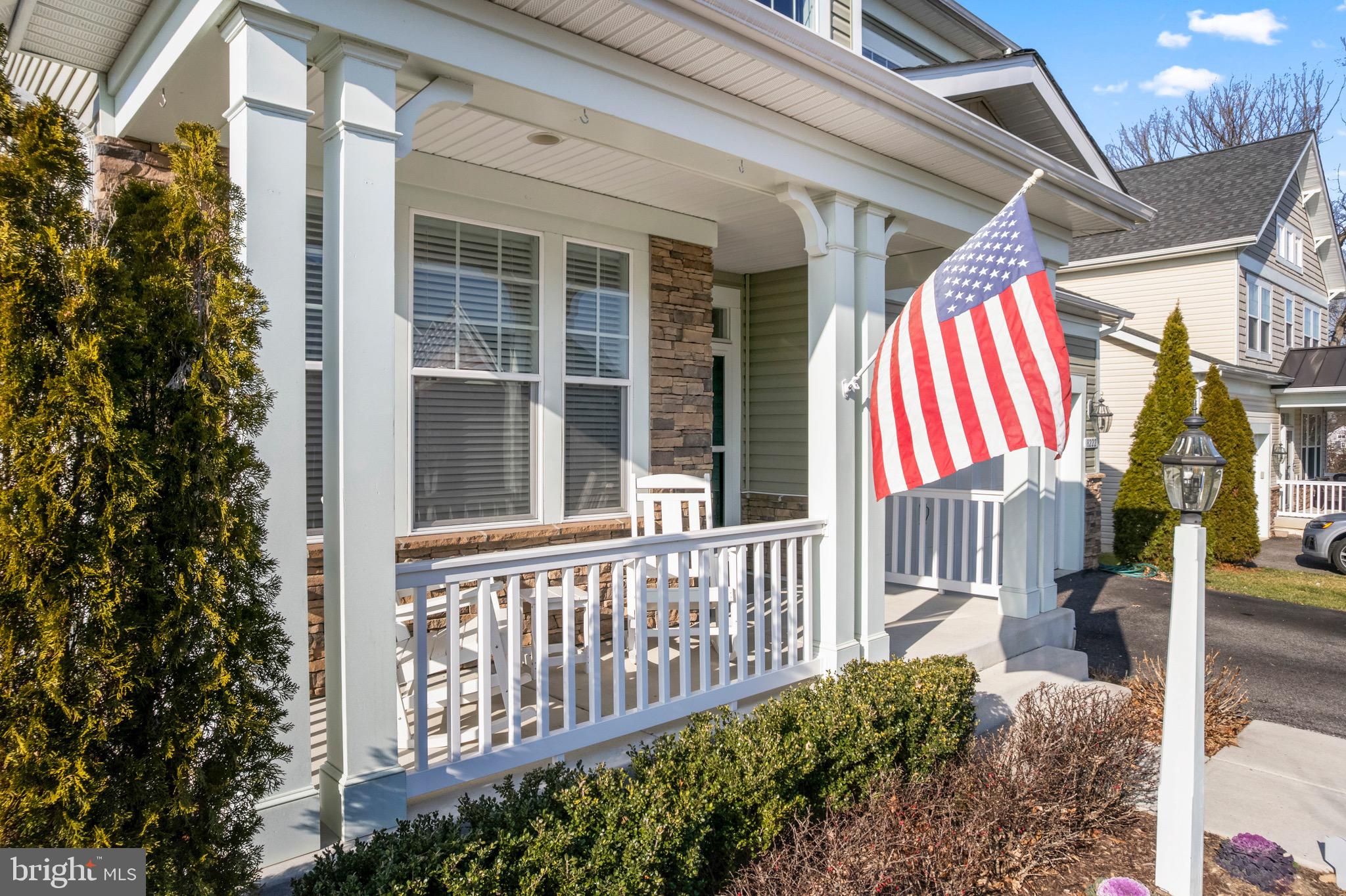 PONDVIEW - Residential