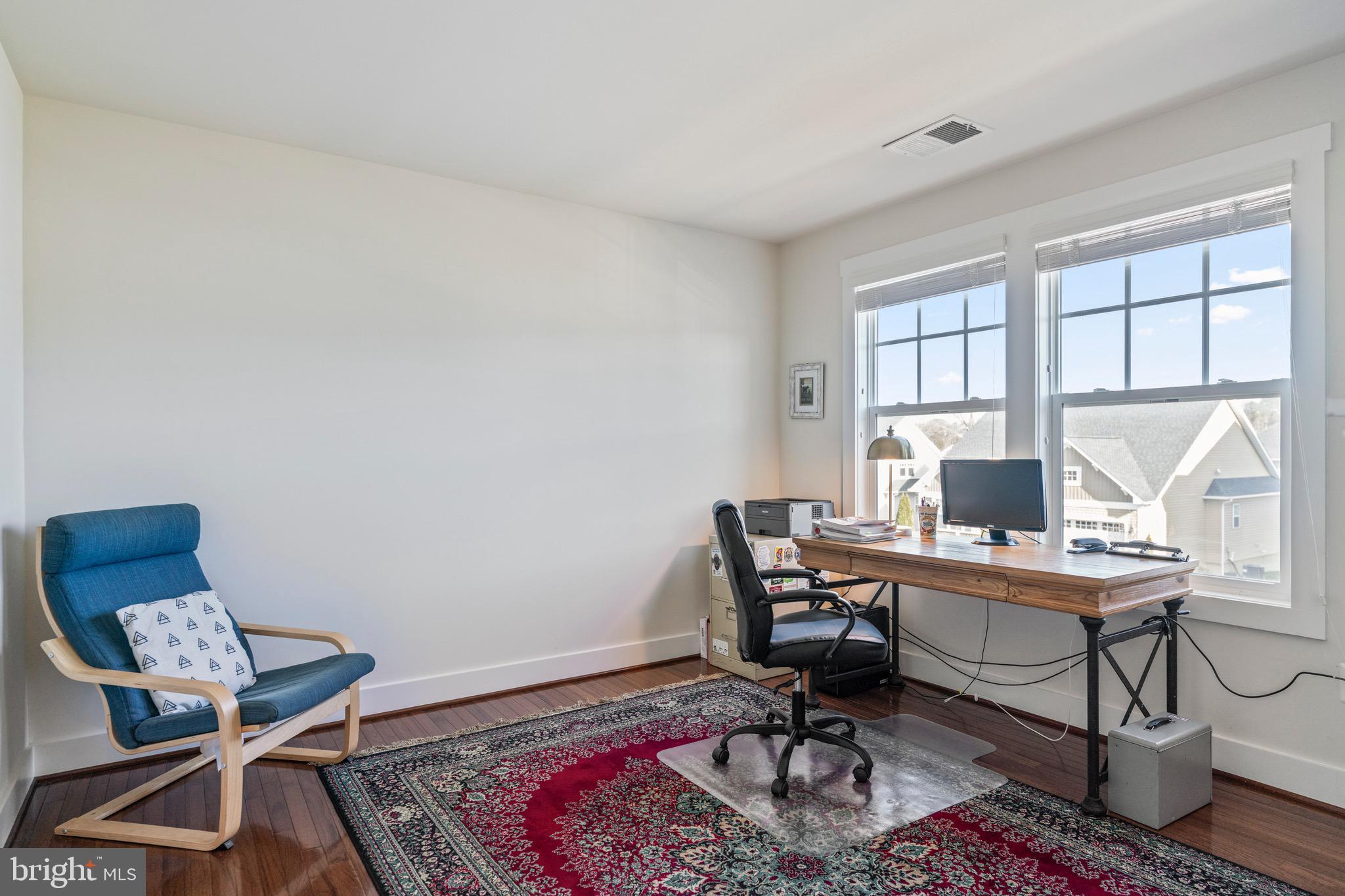 PONDVIEW - Residential