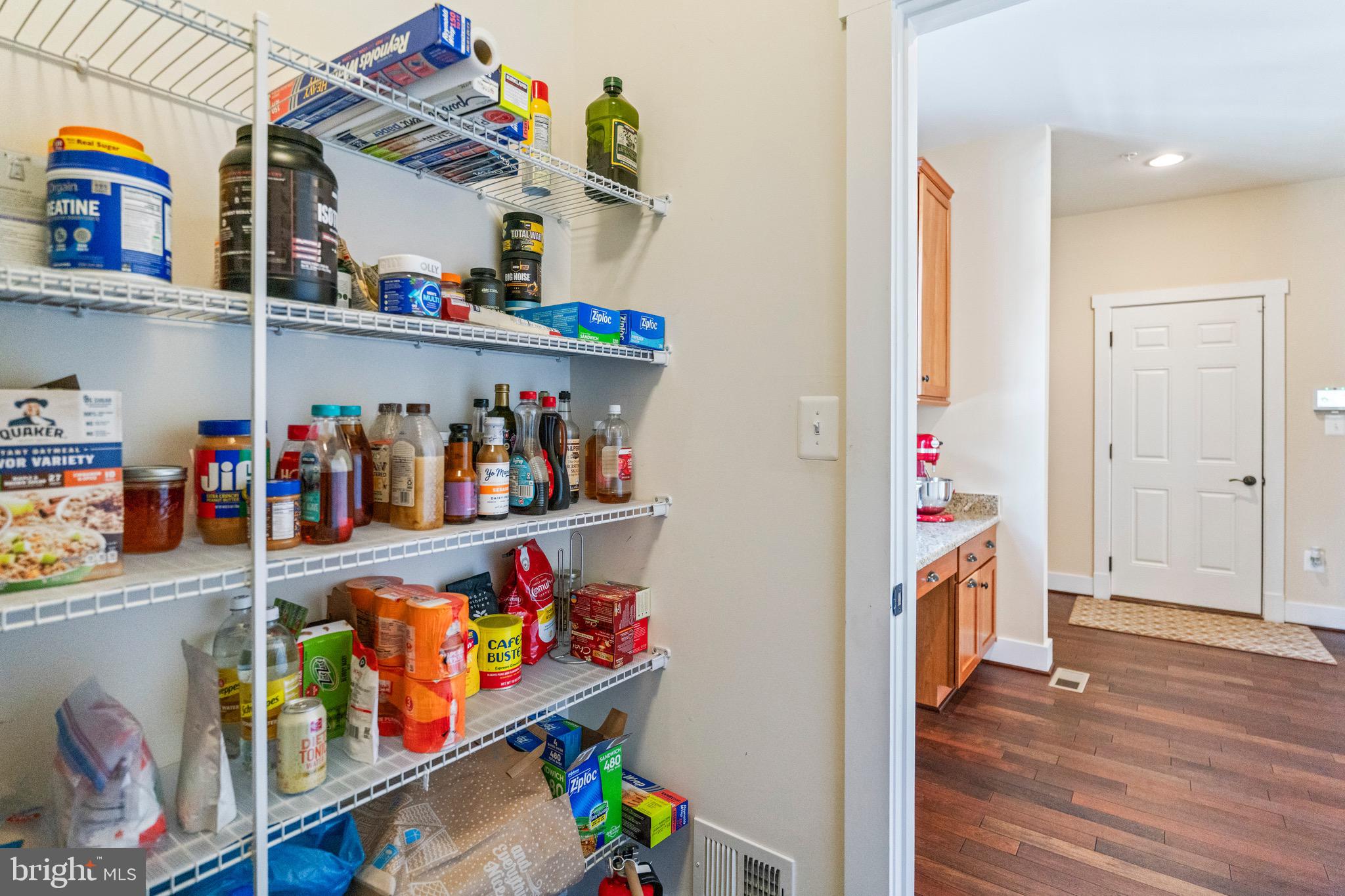 PONDVIEW - Residential