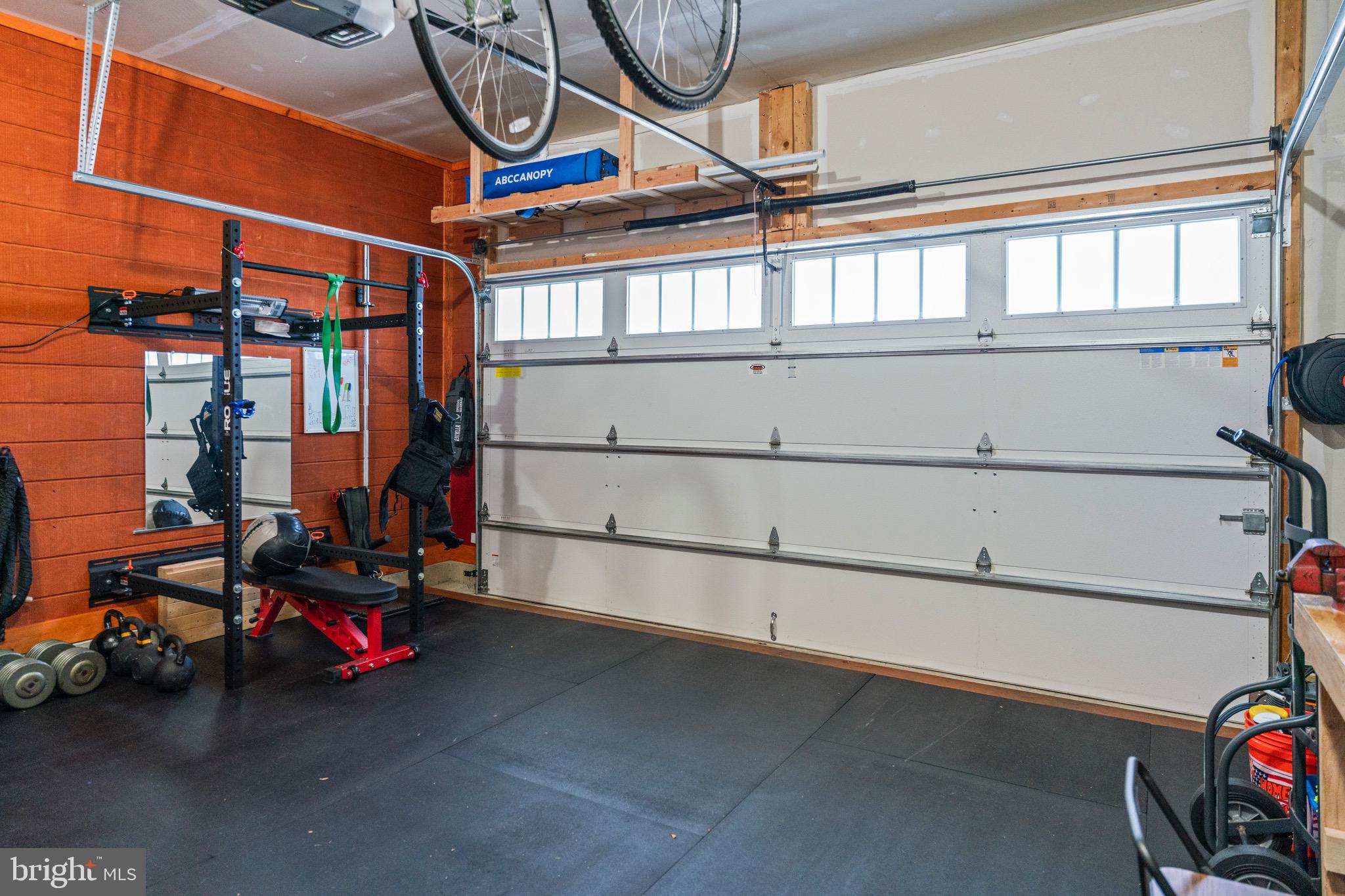 PONDVIEW - Residential