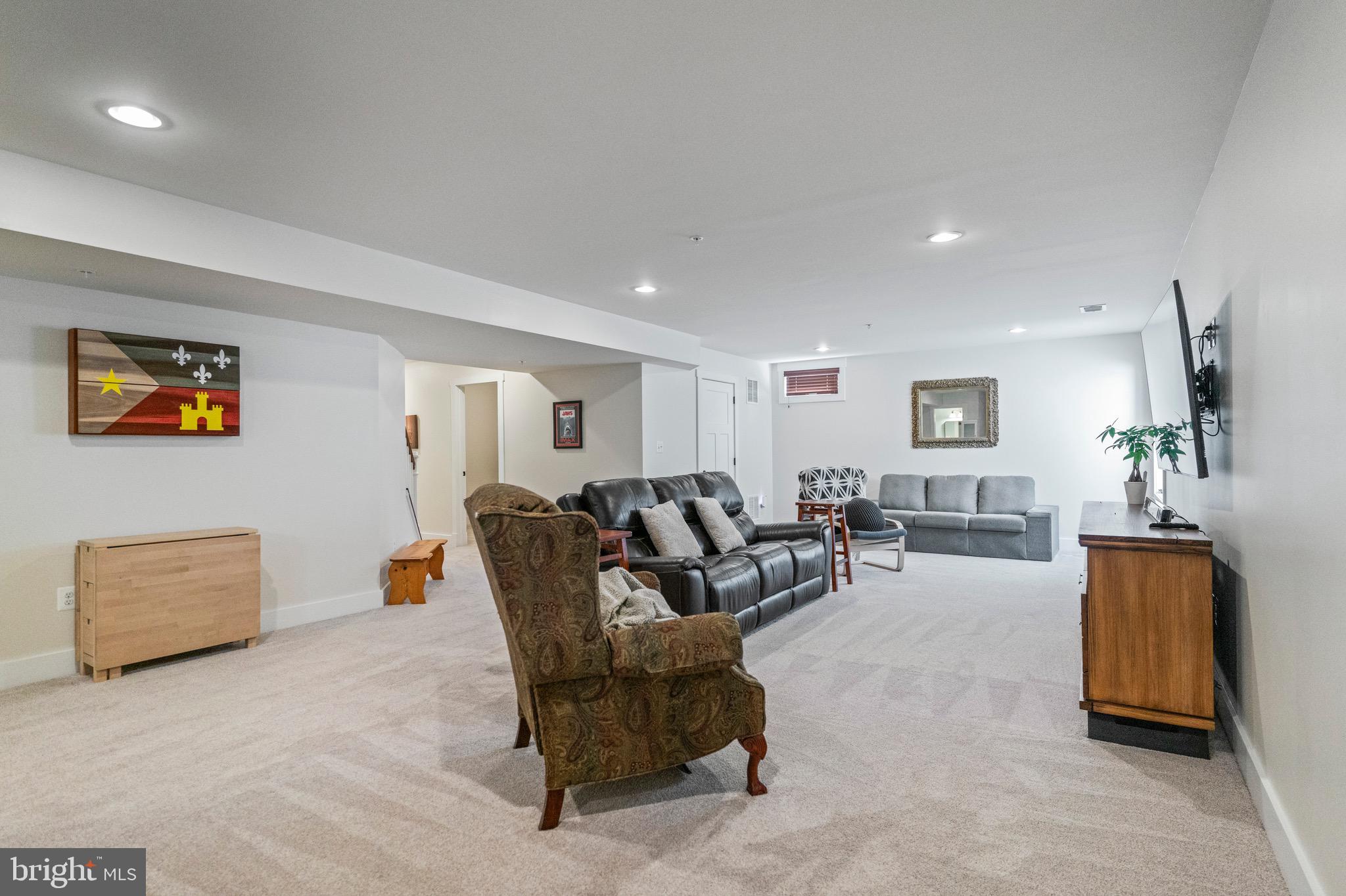 PONDVIEW - Residential