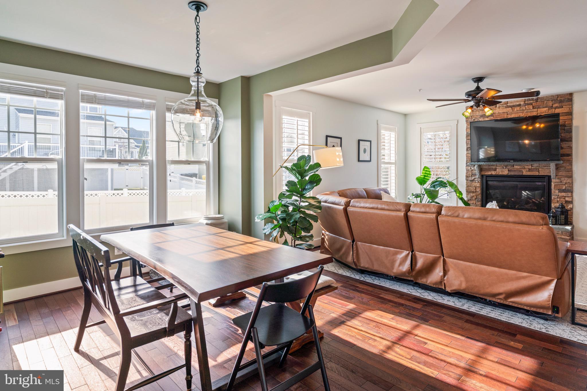 PONDVIEW - Residential