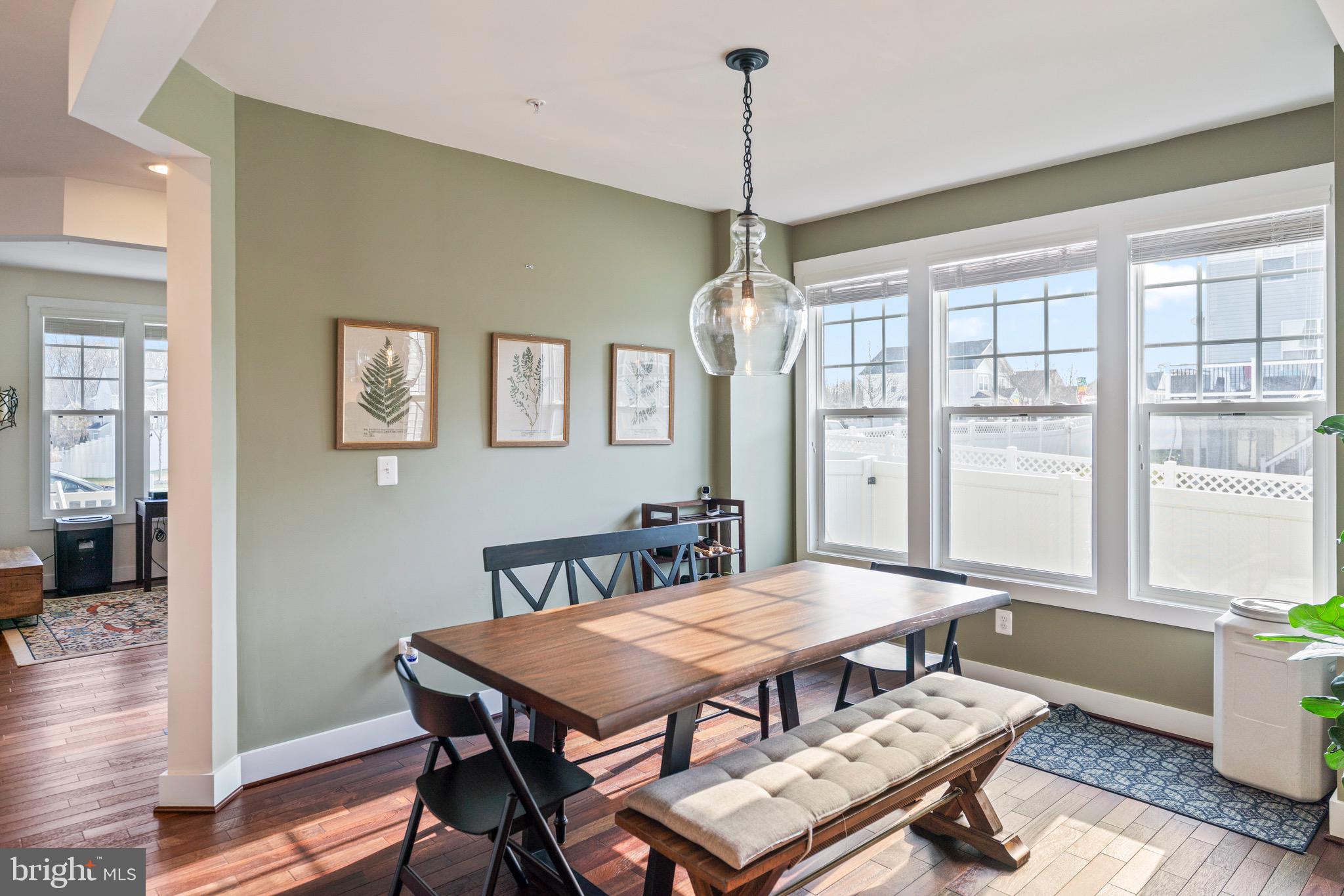 PONDVIEW - Residential