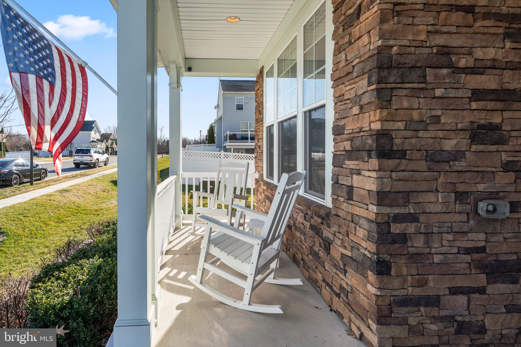 PONDVIEW - Residential