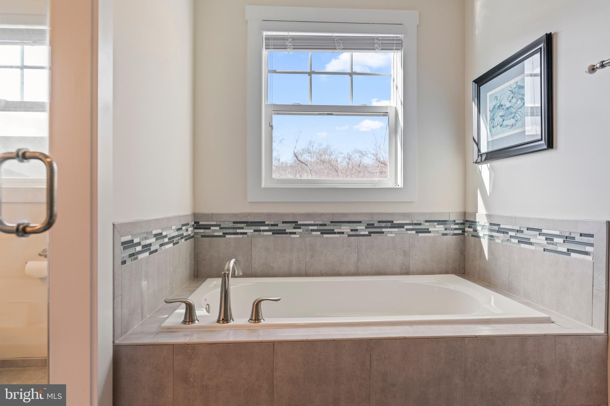 PONDVIEW - Residential