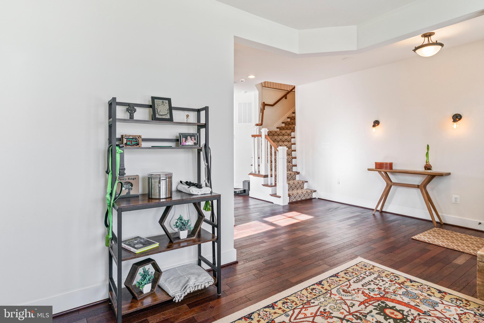 PONDVIEW - Residential