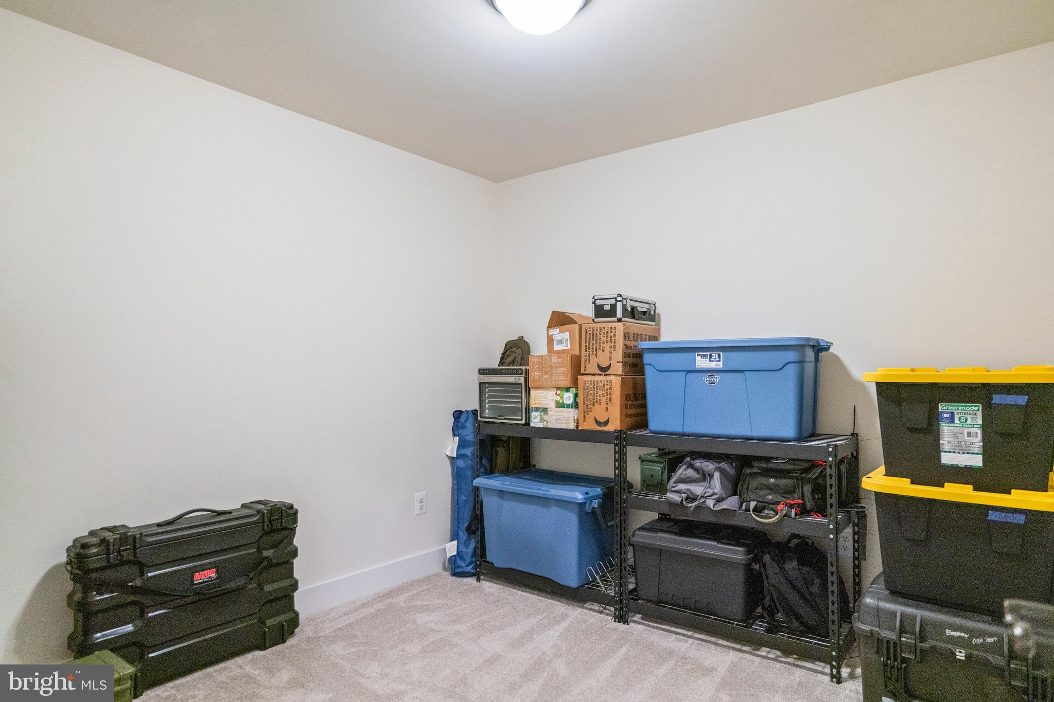 PONDVIEW - Residential