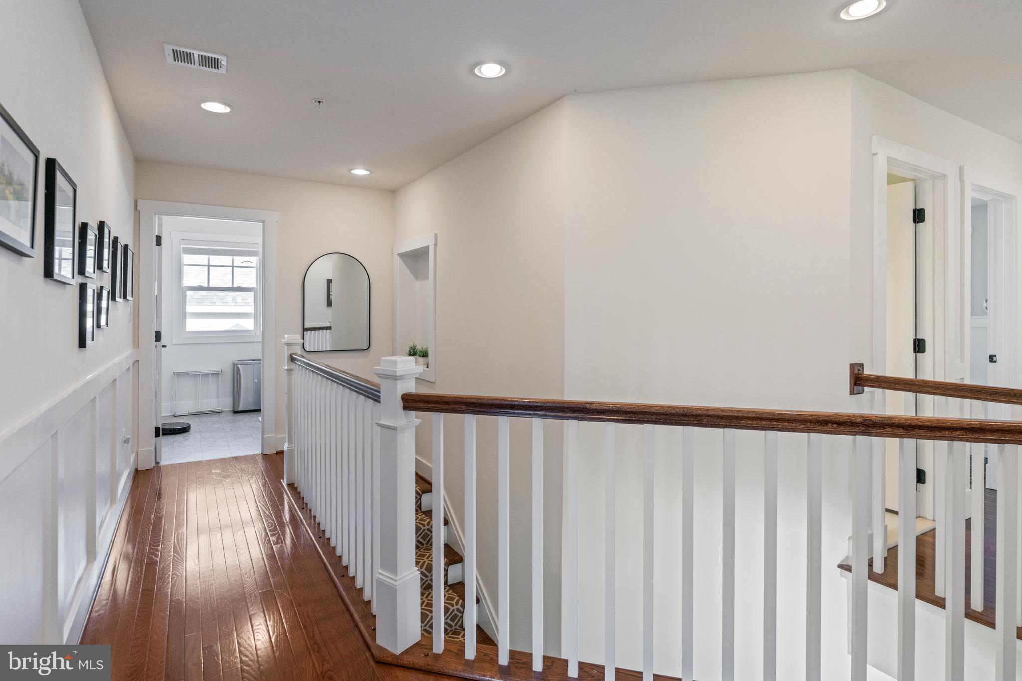 PONDVIEW - Residential