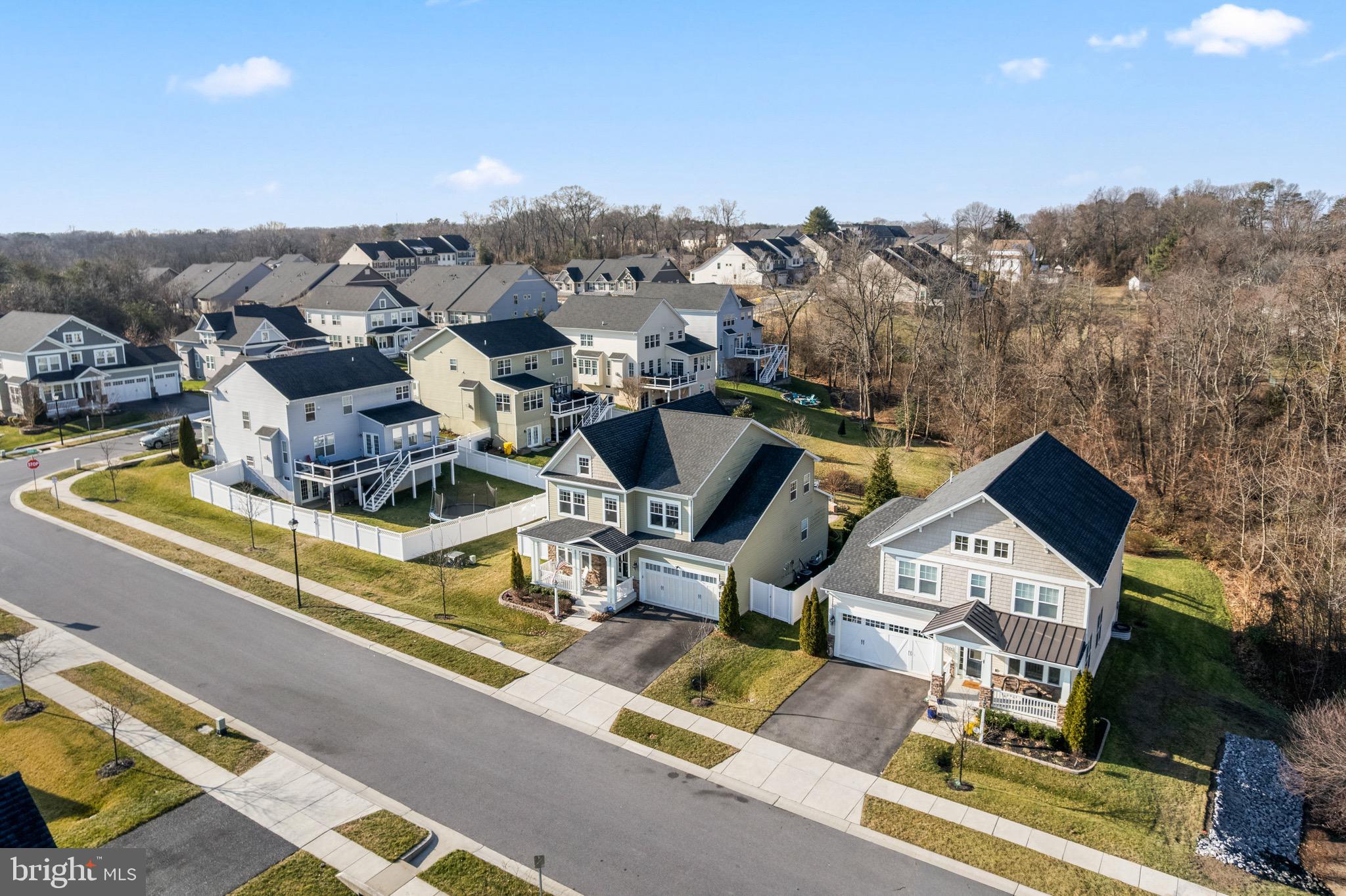 PONDVIEW - Residential