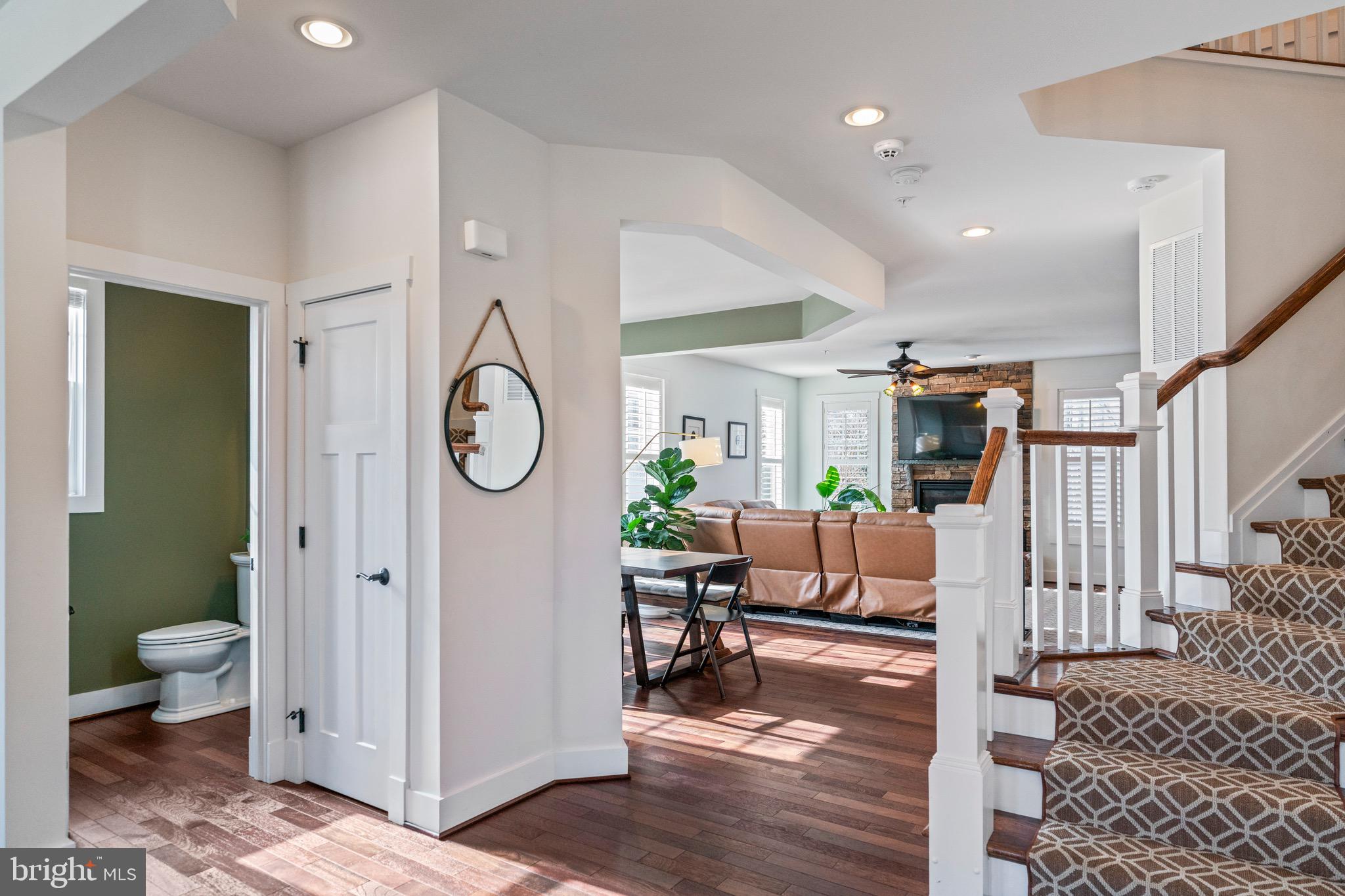 PONDVIEW - Residential