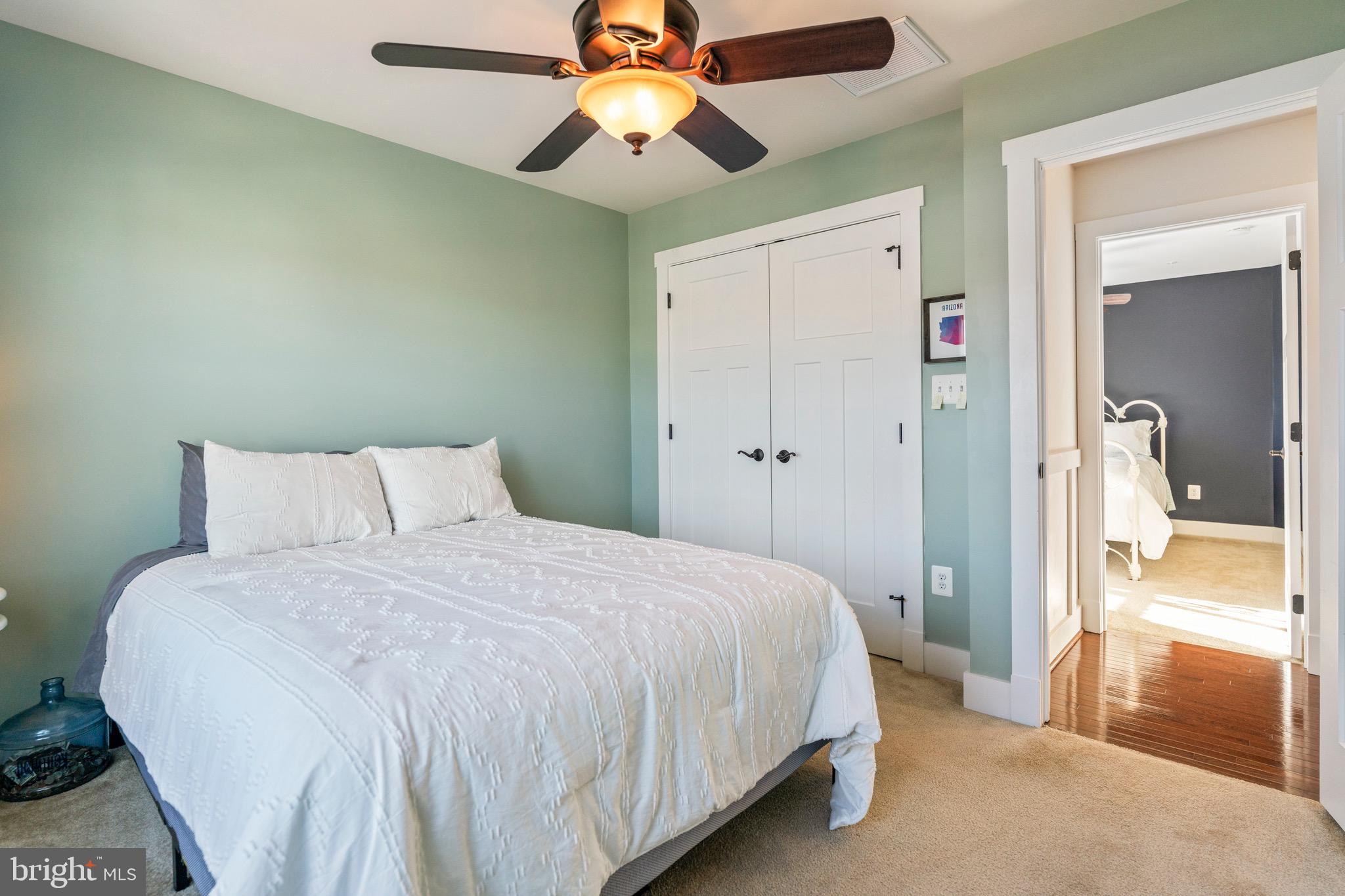 PONDVIEW - Residential