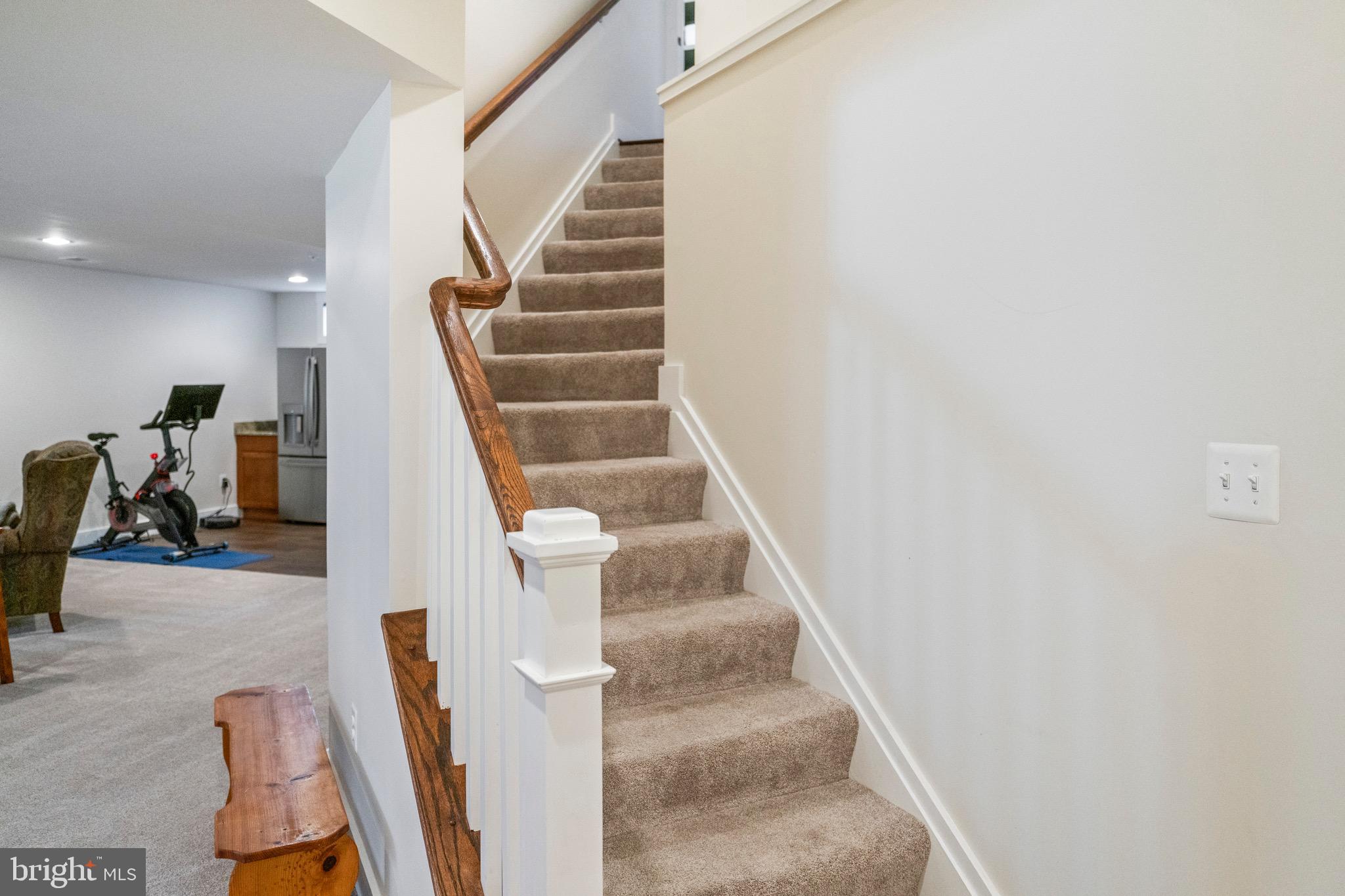 PONDVIEW - Residential