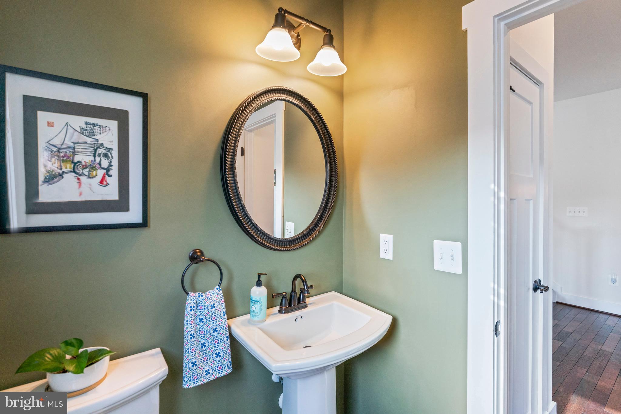 PONDVIEW - Residential