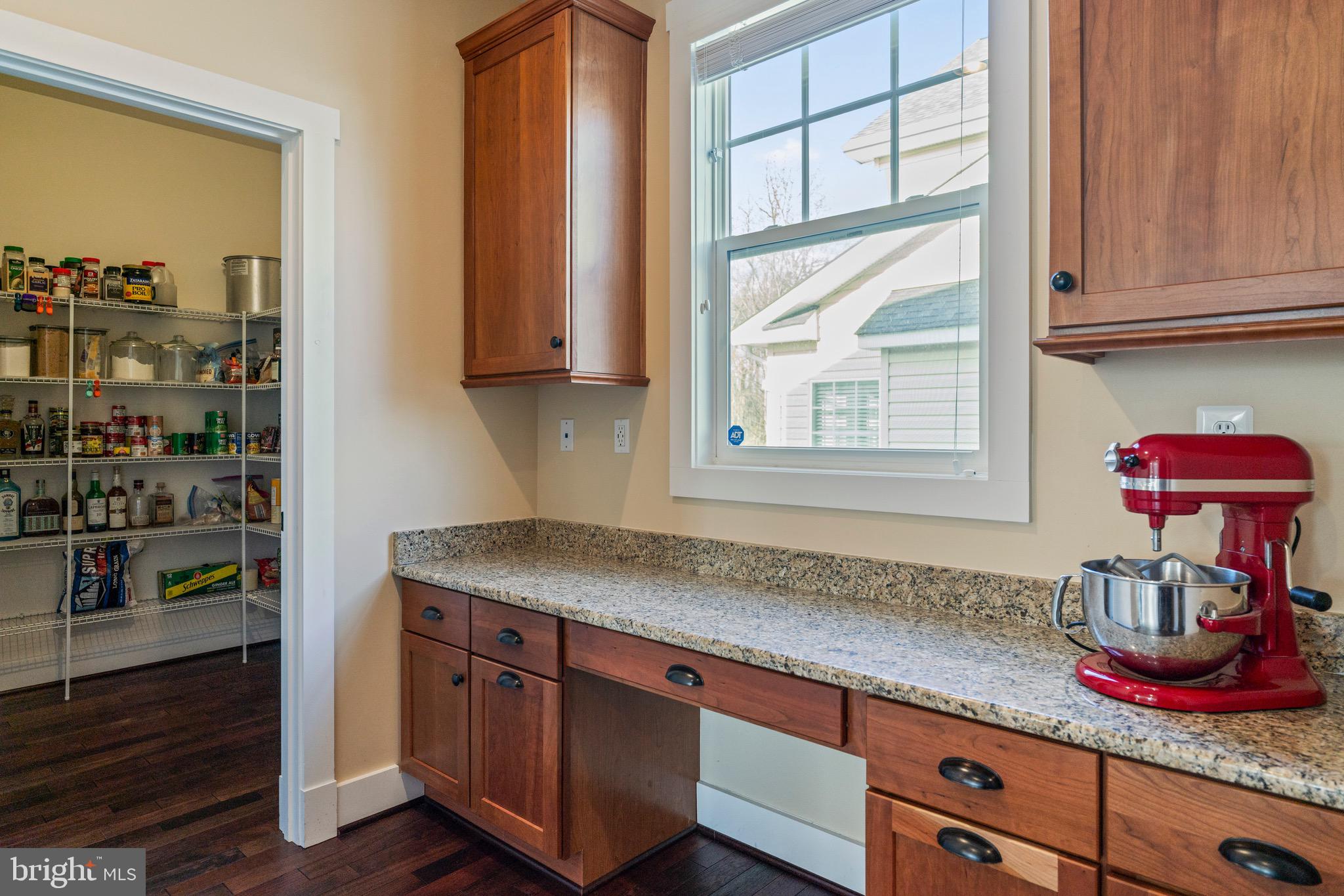 PONDVIEW - Residential