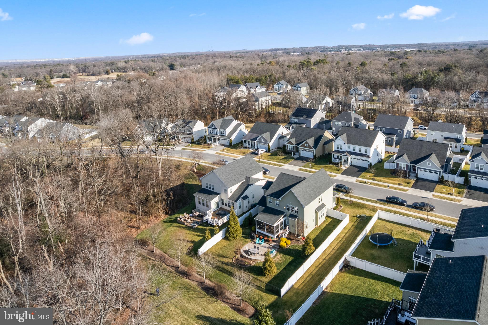 PONDVIEW - Residential