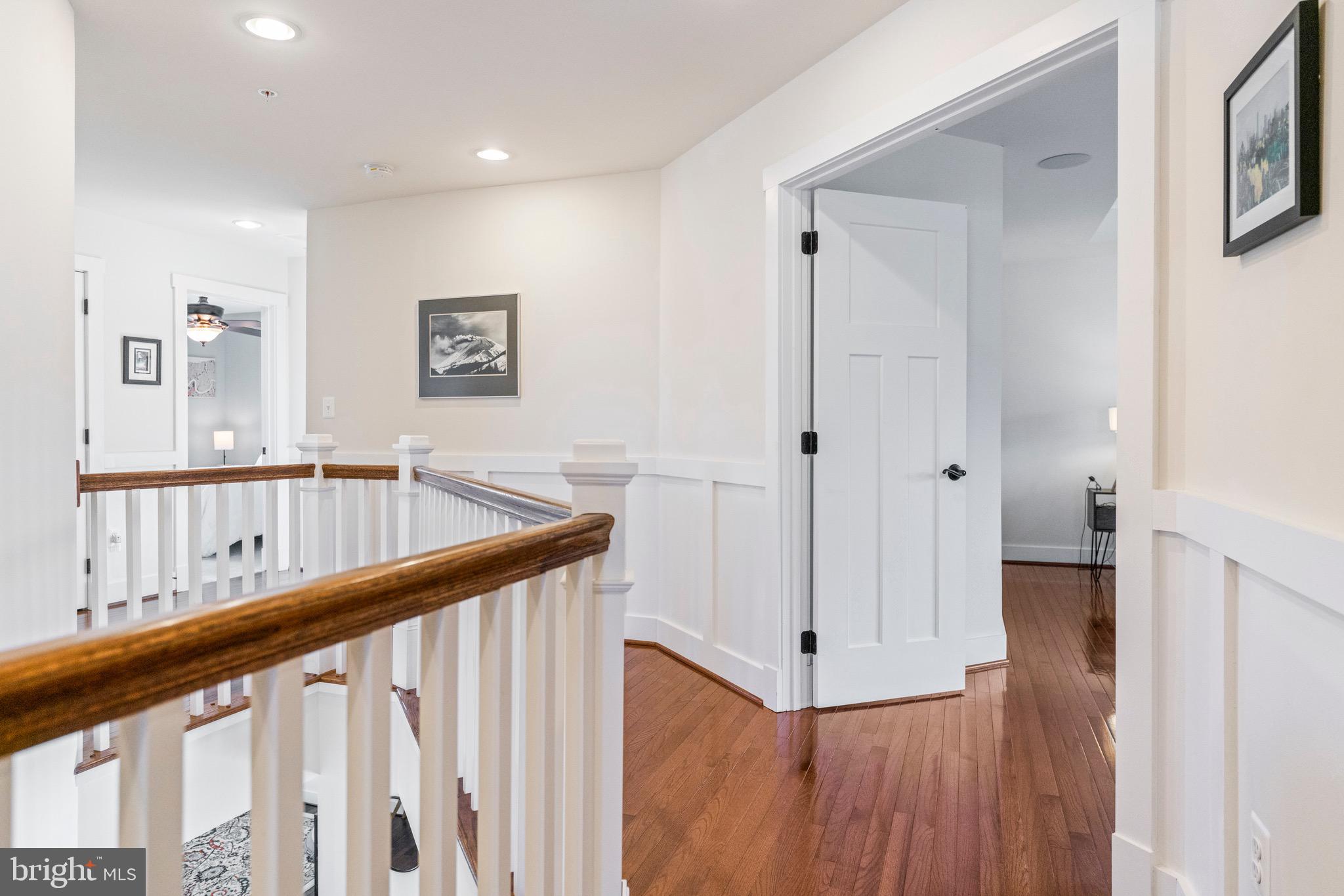 PONDVIEW - Residential