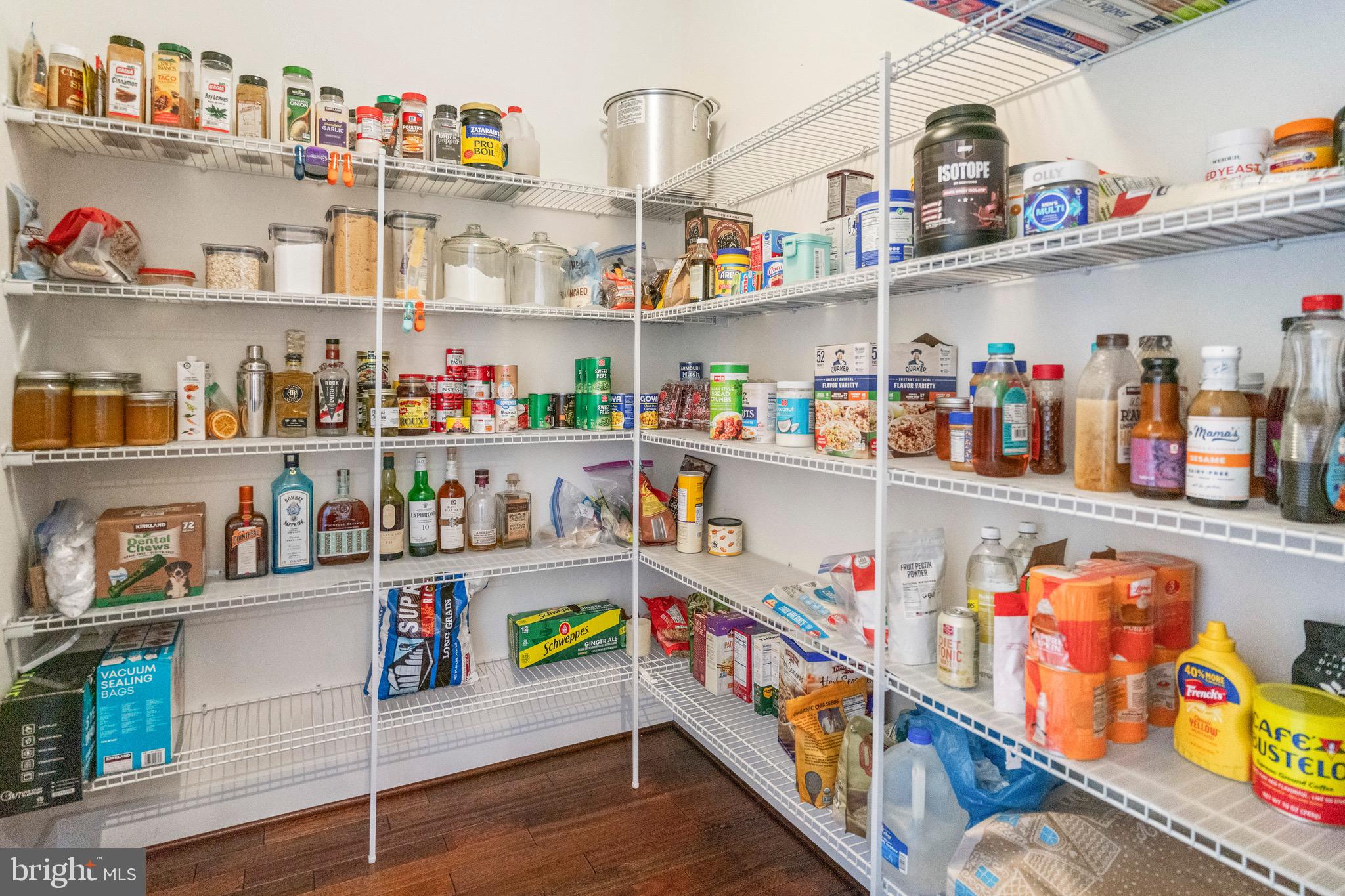 PONDVIEW - Residential