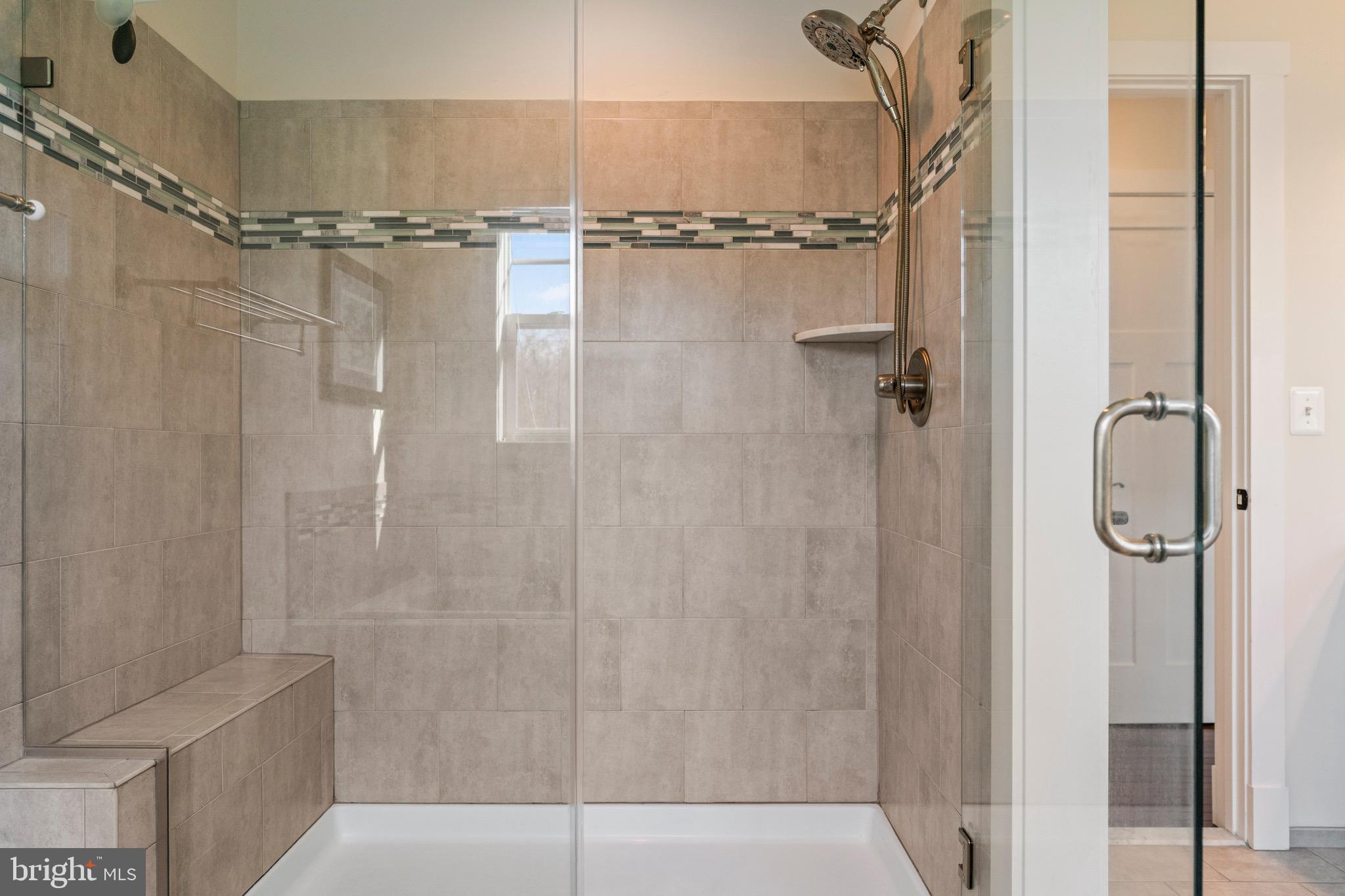 PONDVIEW - Residential