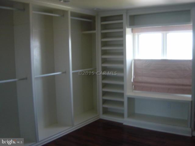 CAPTAINS HILL - Residential