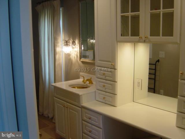 CAPTAINS HILL - Residential