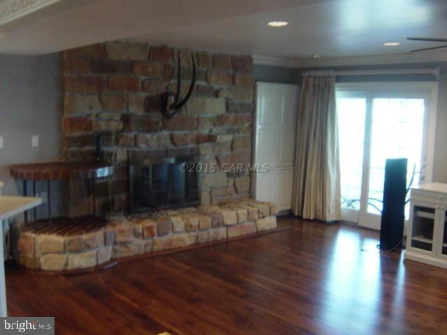 CAPTAINS HILL - Residential