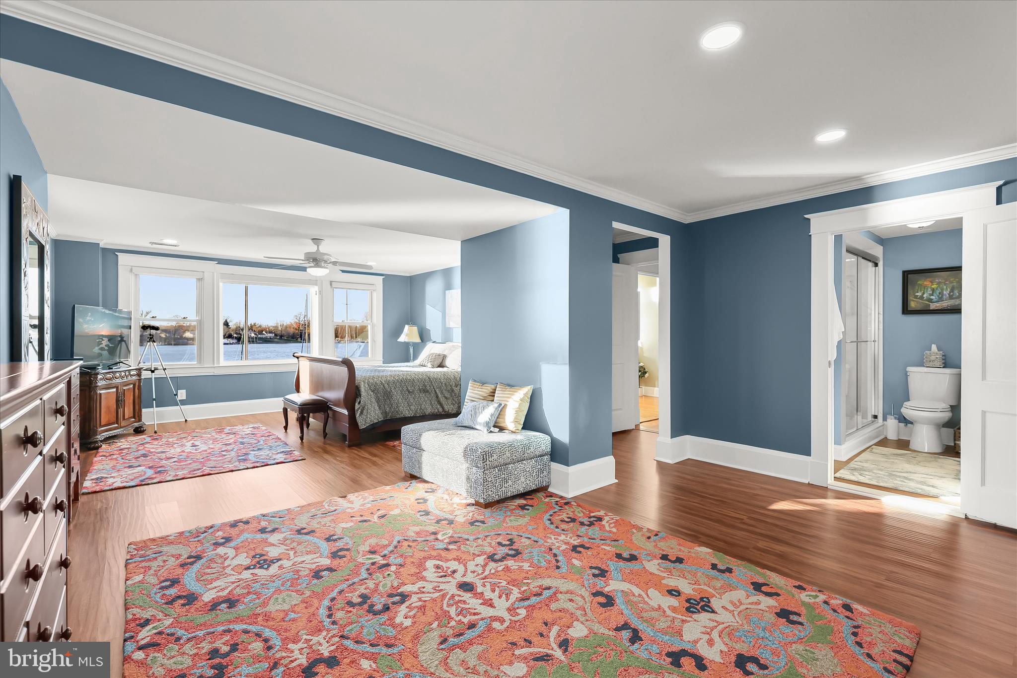 MIDDLE RIVER - Residential