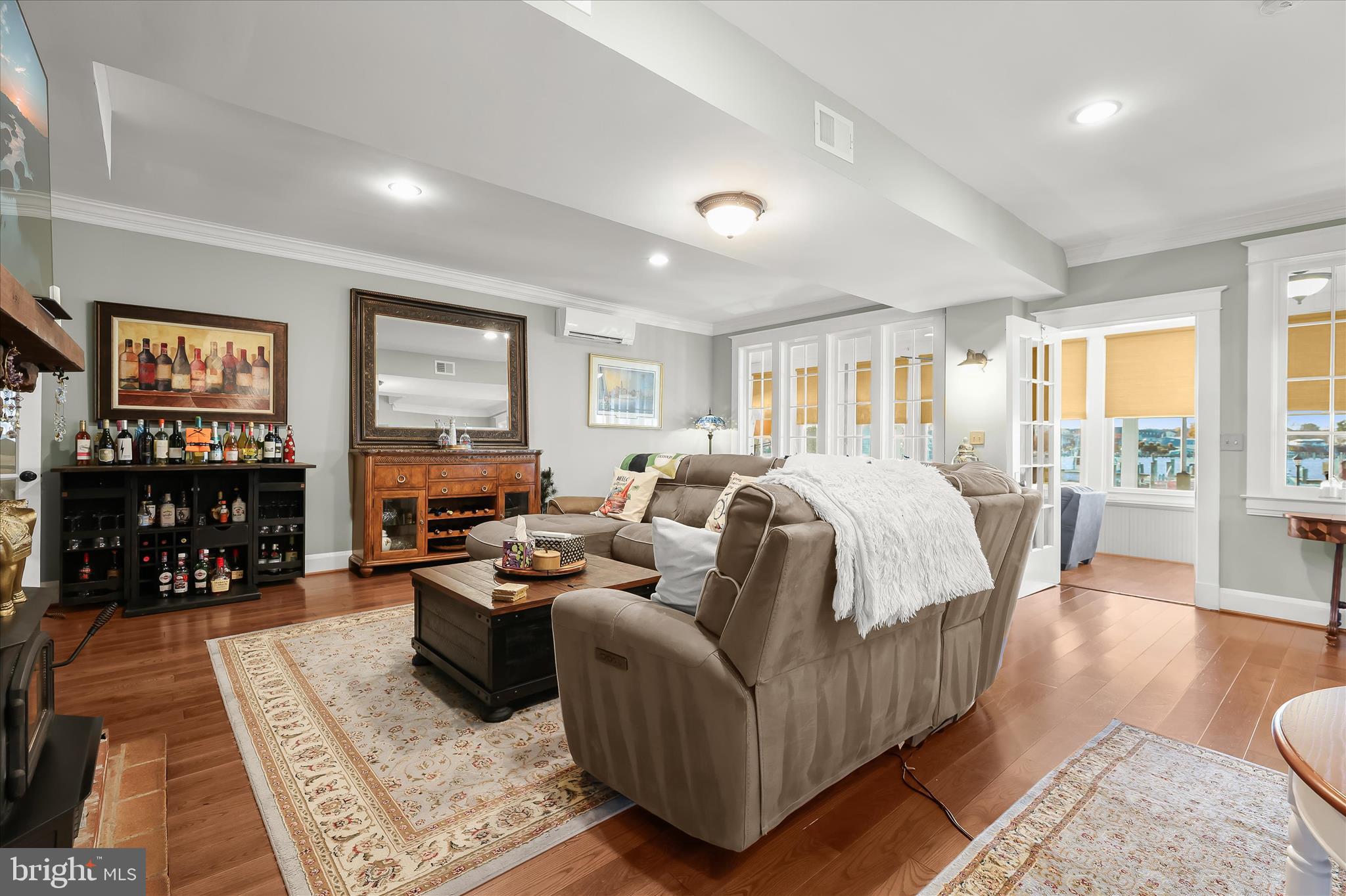 MIDDLE RIVER - Residential