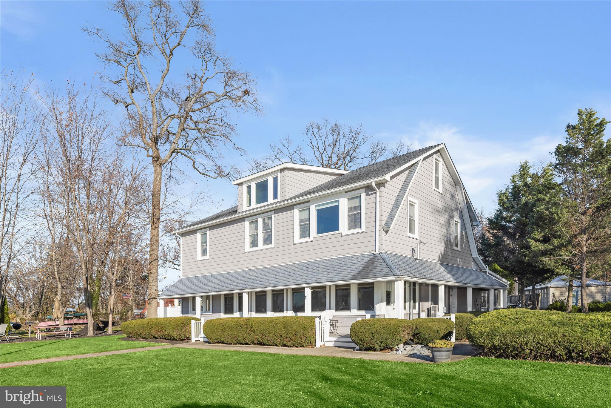 MIDDLE RIVER - Residential