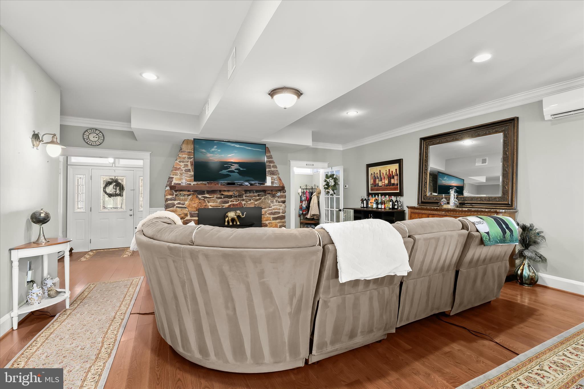 MIDDLE RIVER - Residential