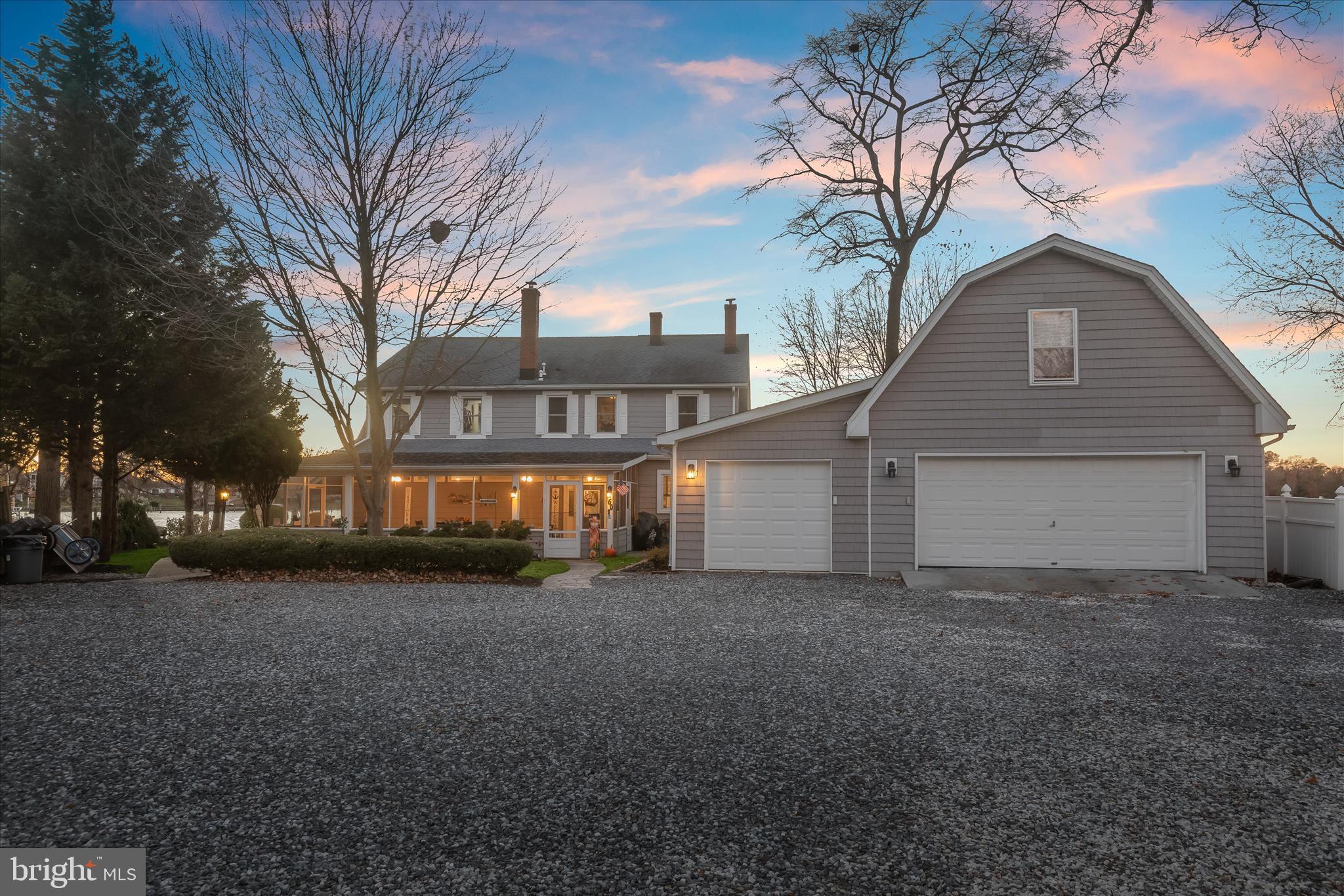 MIDDLE RIVER - Residential