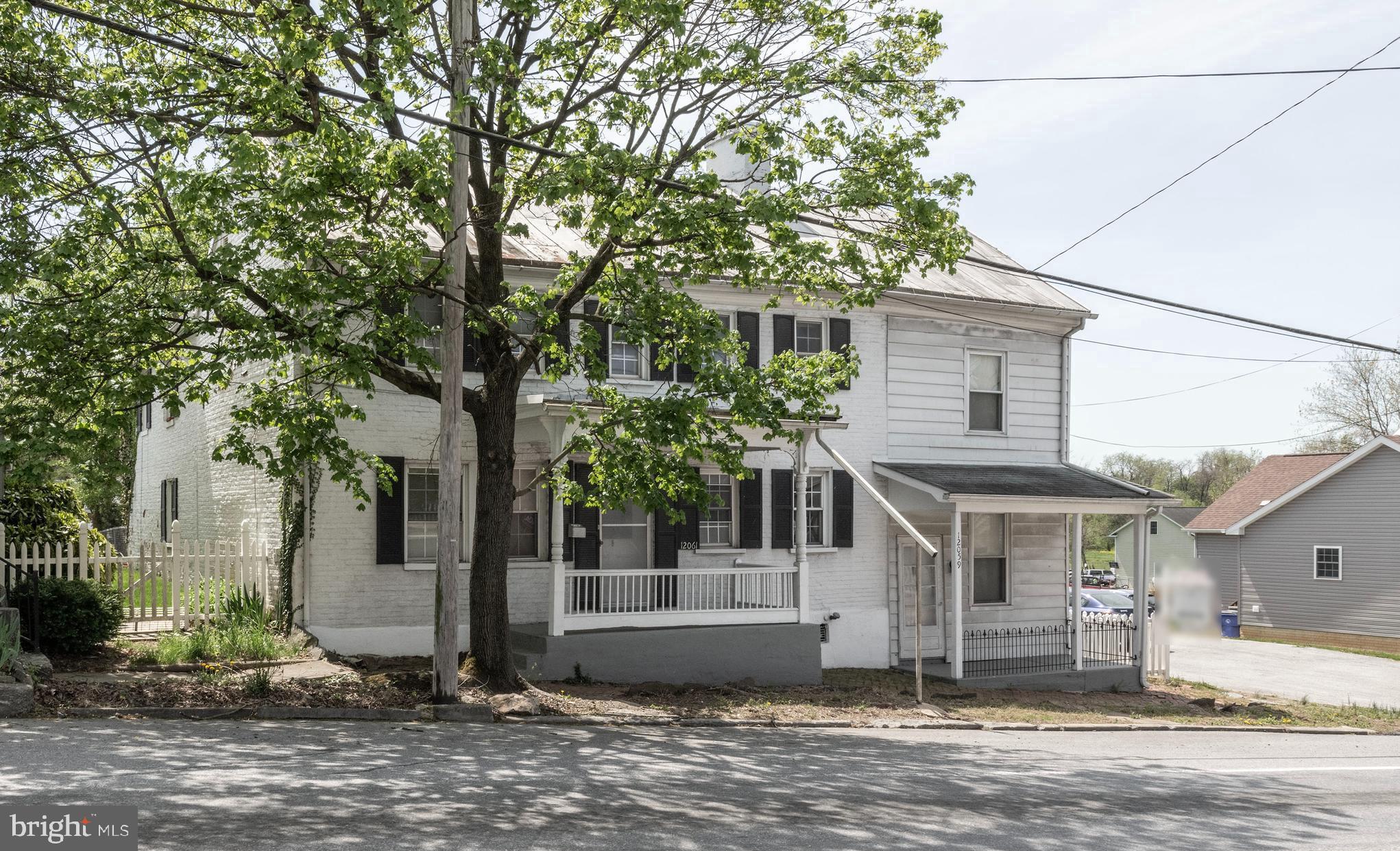 12061 & 12059 MAIN ST