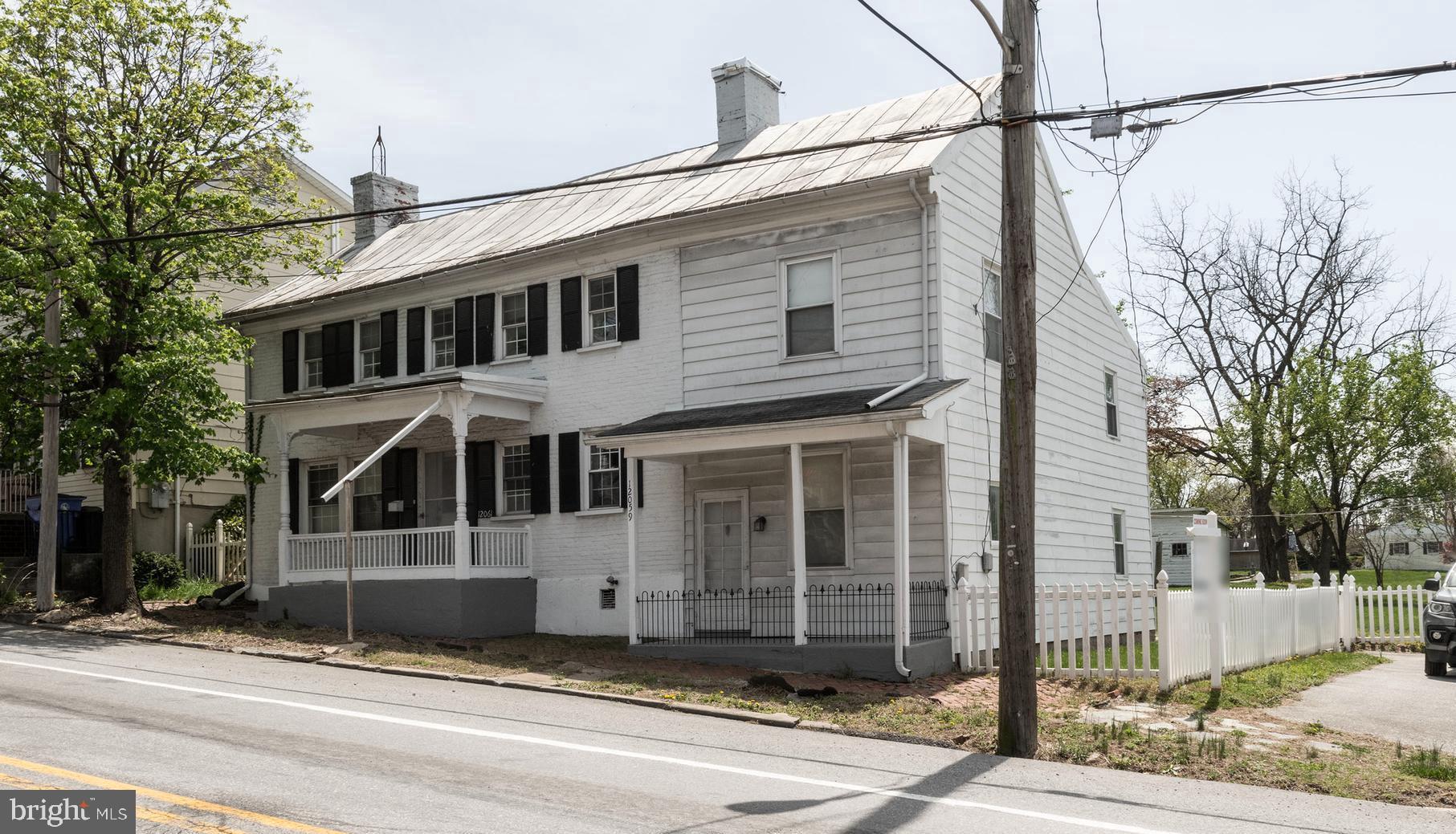 12061 & 12059 MAIN ST
