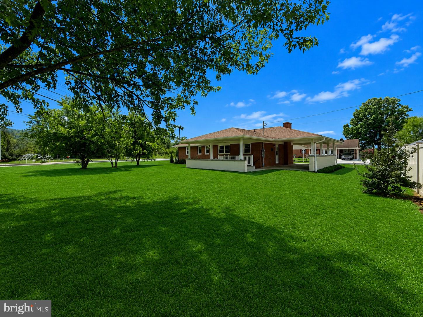 WHITE OAKS - Residential