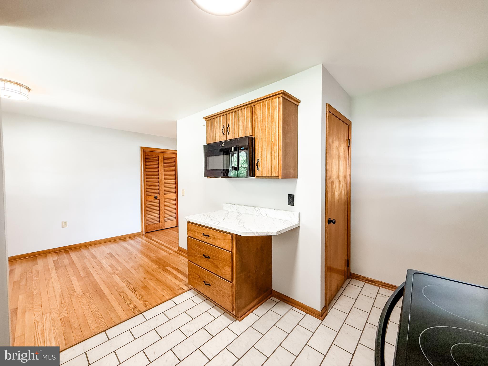 WHITE OAKS - Residential
