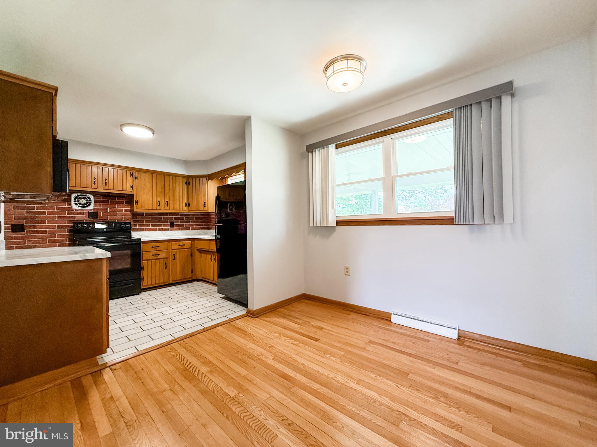 WHITE OAKS - Residential