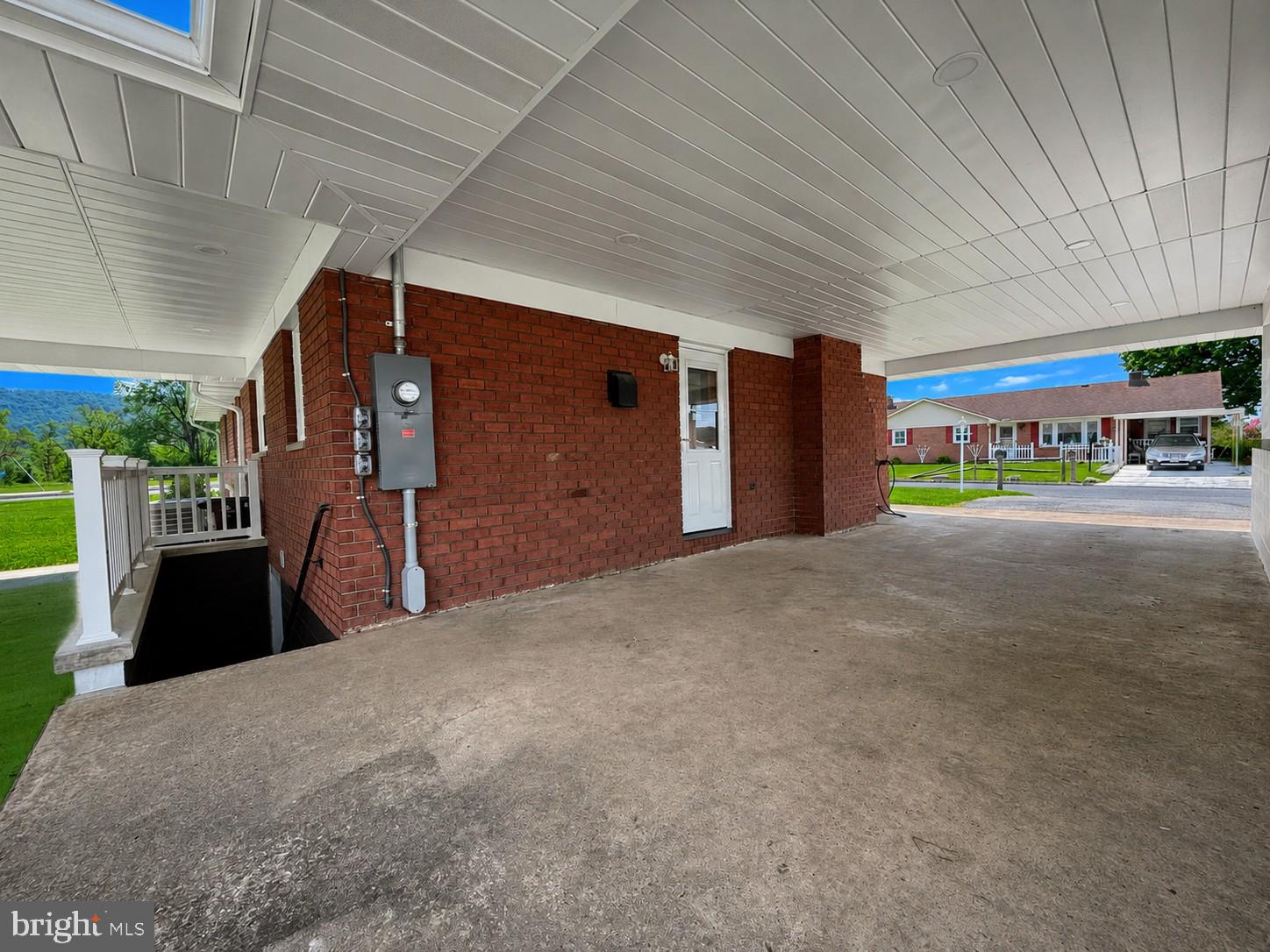WHITE OAKS - Residential